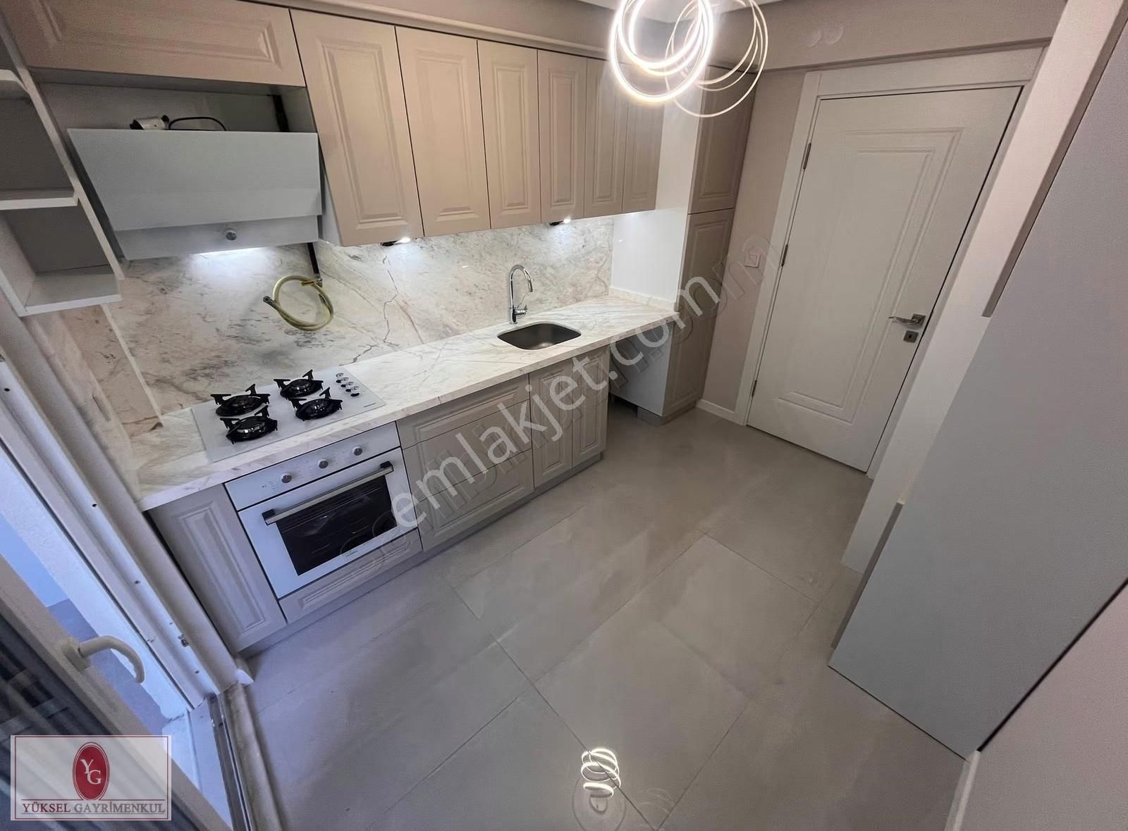 Yükselden Akçayda Ayrı Mutfak Arakat Devasa Salonlu 3+1 Daire - Görsel 9