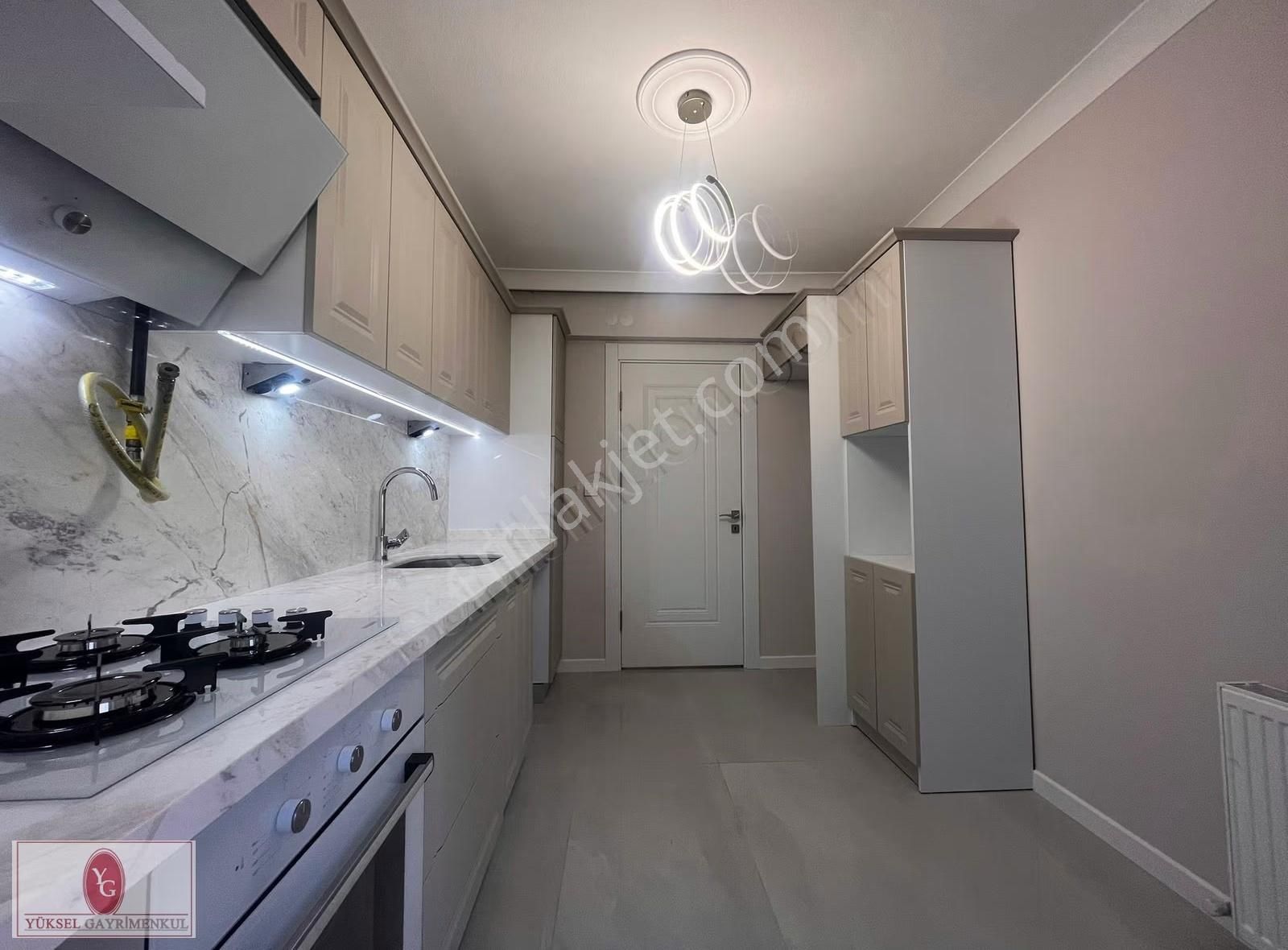 Yükselden Akçayda Ayrı Mutfak Arakat Devasa Salonlu 3+1 Daire - Görsel 20