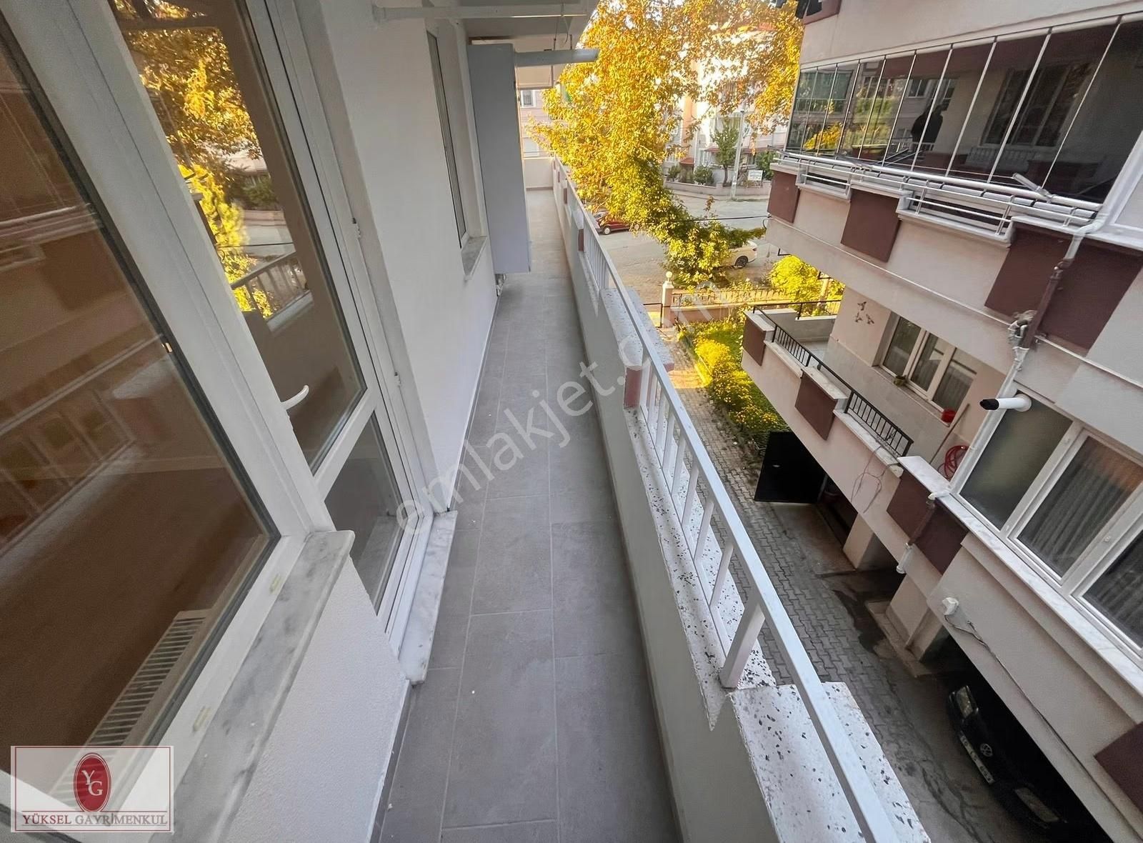 Yükselden Akçayda Ayrı Mutfak Arakat Devasa Salonlu 3+1 Daire - Görsel 13