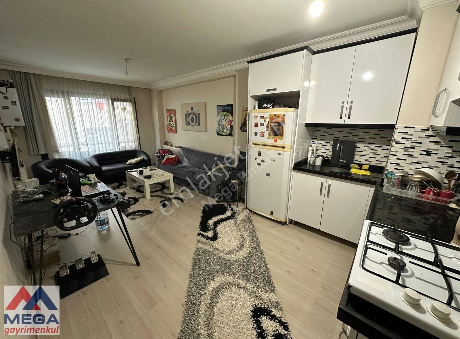 Acıbadem Caddesine Kadıköy Metro Yürüme Mesafesinde Satılık 2+1