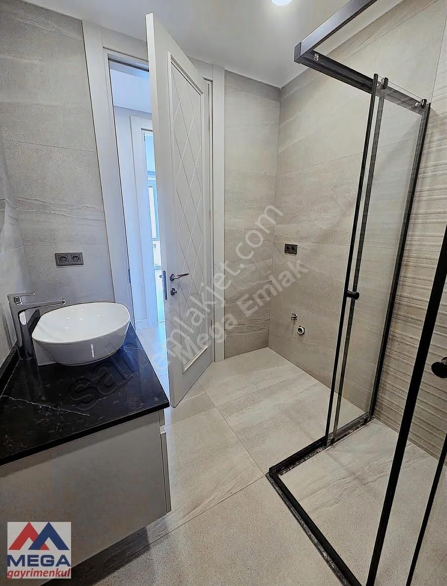 Fenerbahçe'de 140m2 Deniz Manzaralı 3+1 Balkonlu Satılık Daire - Görsel 16