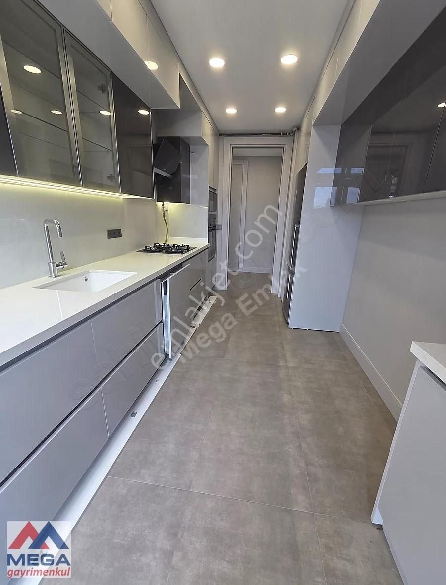 Fenerbahçe'de 140m2 Deniz Manzaralı 3+1 Balkonlu Satılık Daire - Görsel 29