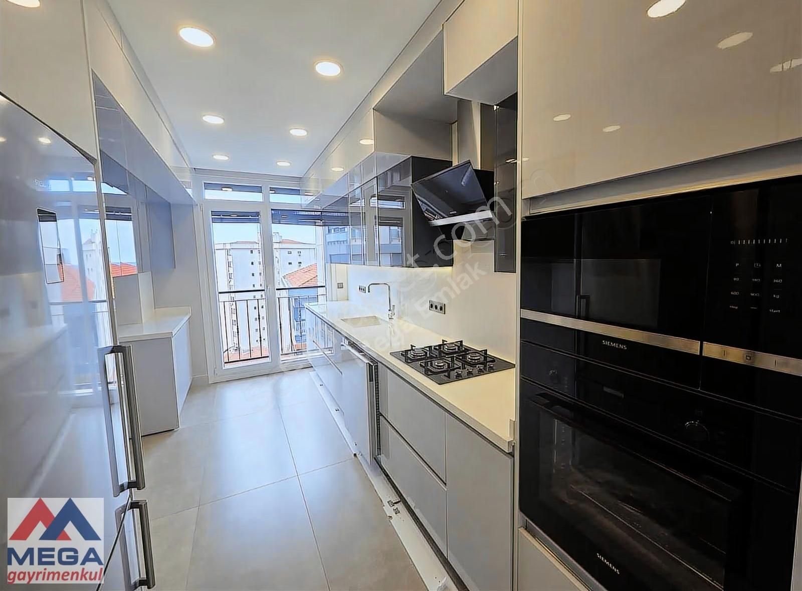 Fenerbahçe'de 140m2 Deniz Manzaralı 3+1 Balkonlu Satılık Daire - Görsel 30