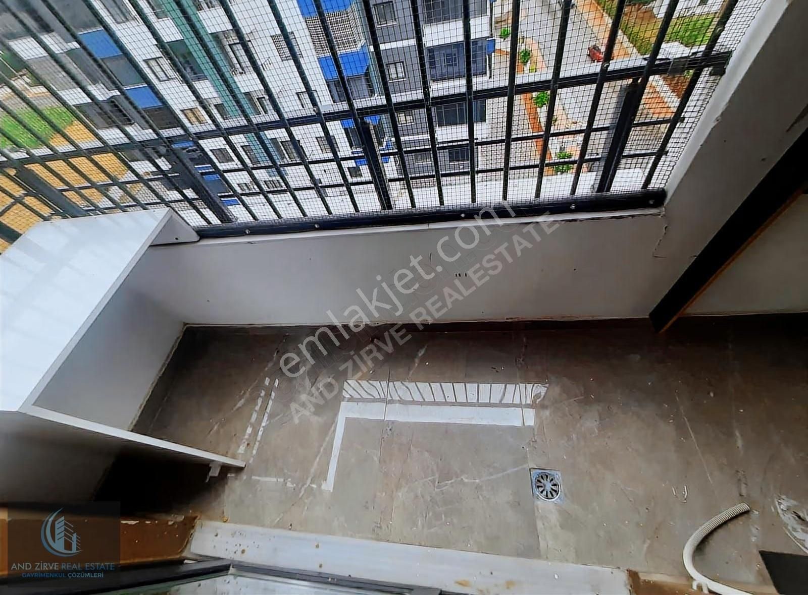 Merkez Mah'de Havuzlu Lüks Site 2+1 Satılık - Görsel 3