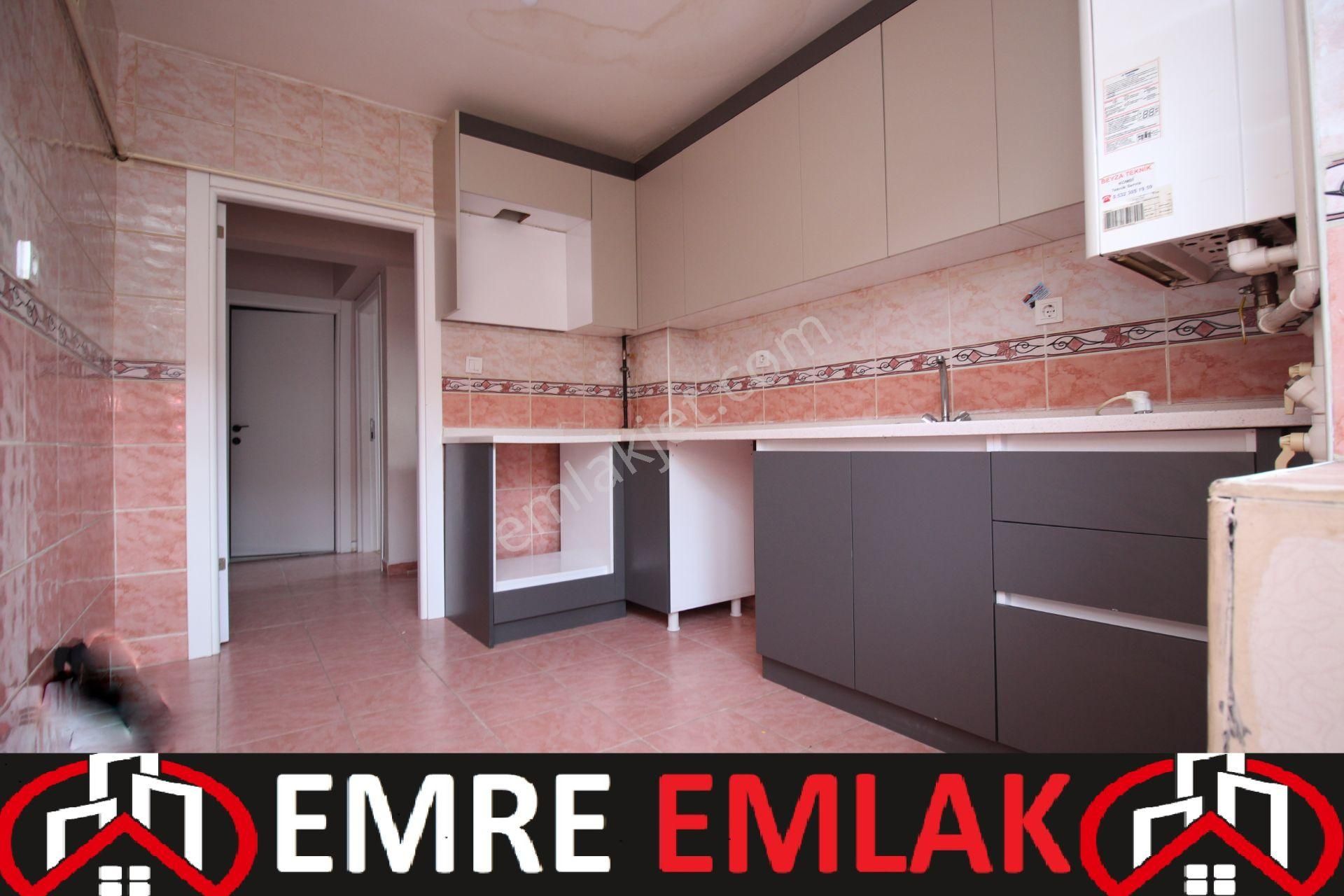 Emre Emlak'tan Topçu'da Ahimesut Bulvarı Yanı Arakat Kiralık 3+1 Daire