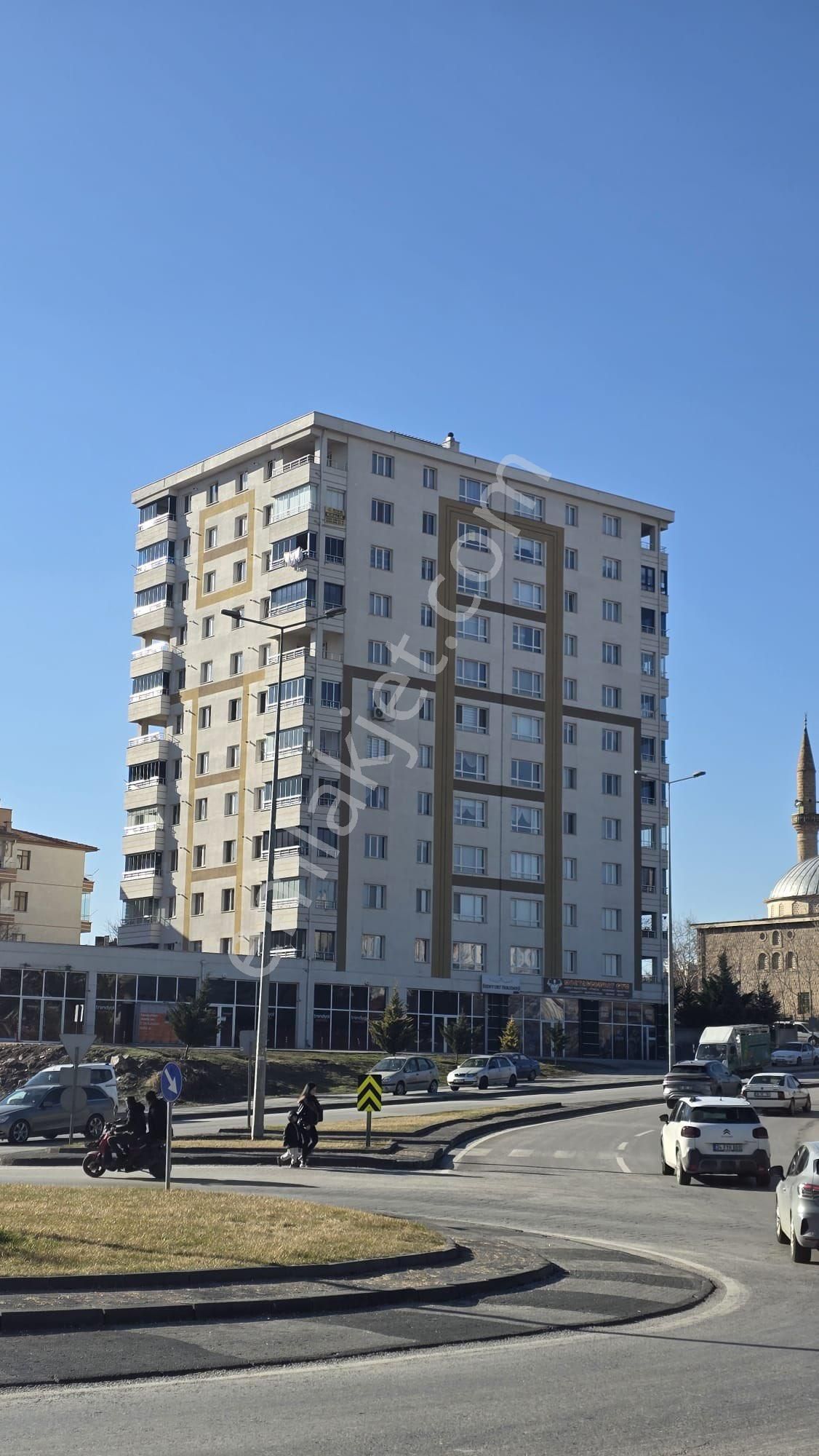 Esenyurt Holiday Kiralık Geniş Daire 3+1