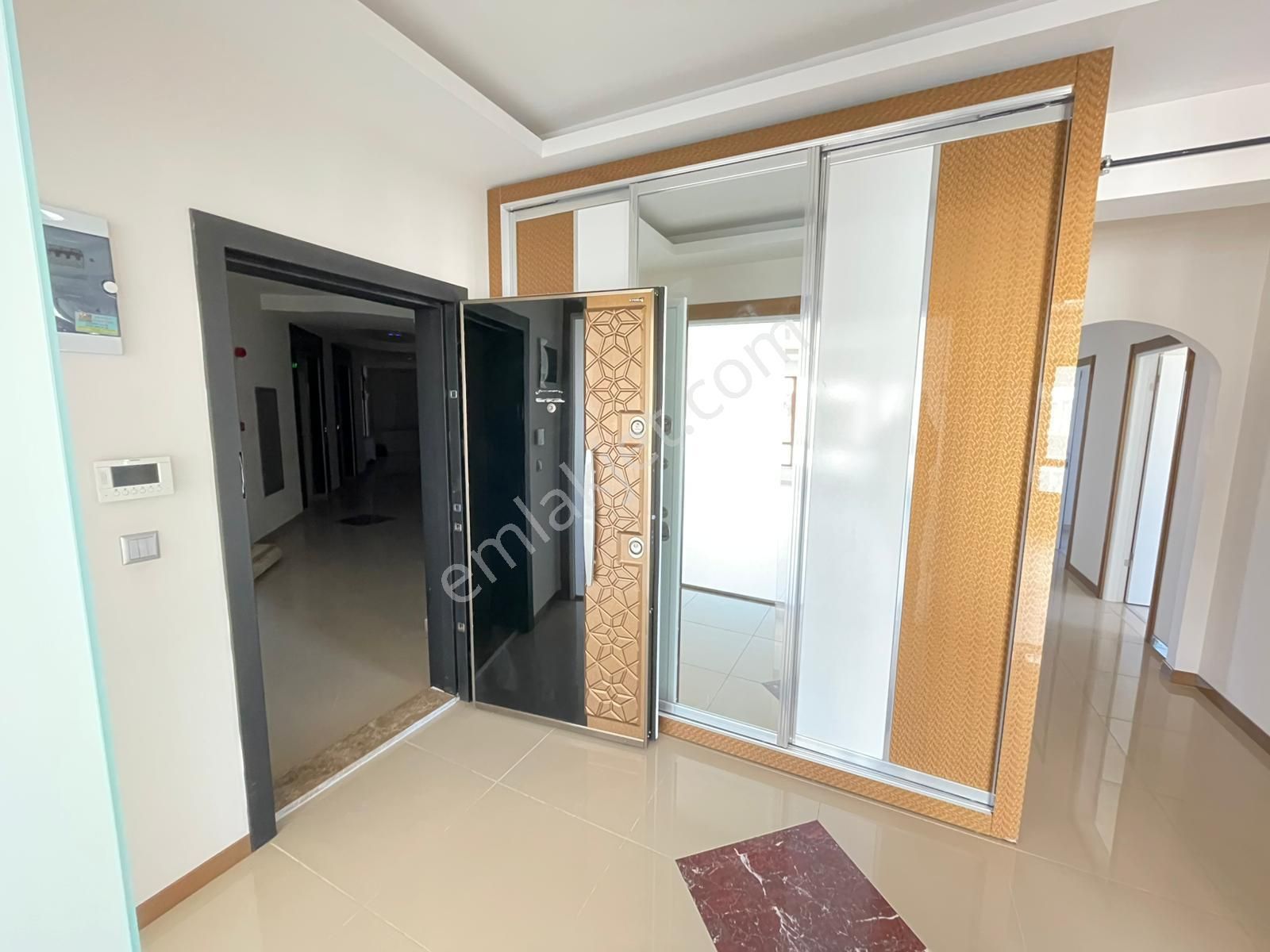 ⭐ Merkezi Konumda Ultra Geniş 4+1 | 230 M² | Çift Balkon & Çift Banyo | 20.000₺ - Görsel 4