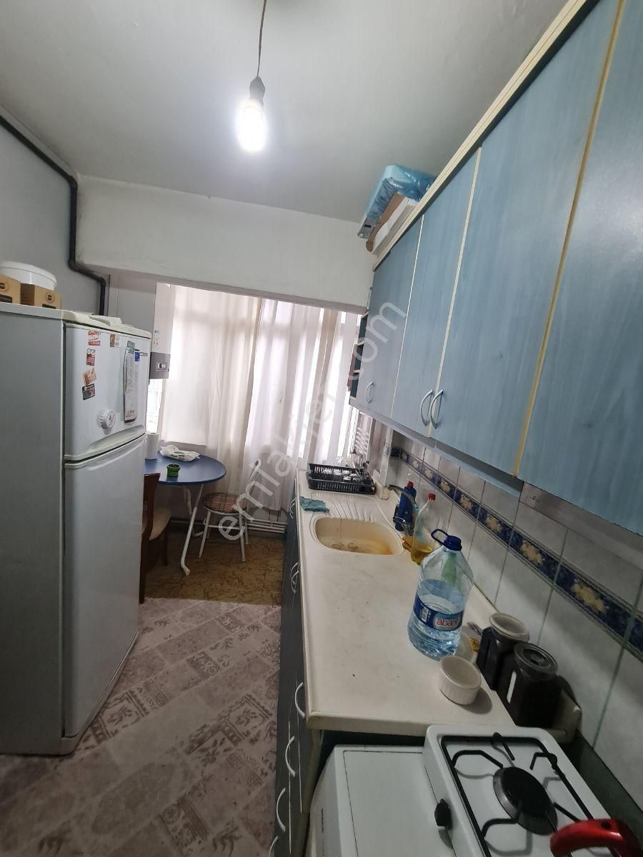 Eşyalı Asansörlü Metroya Çok Yakın Ara Kat 2+1 Kiralık Daire - Görsel 9