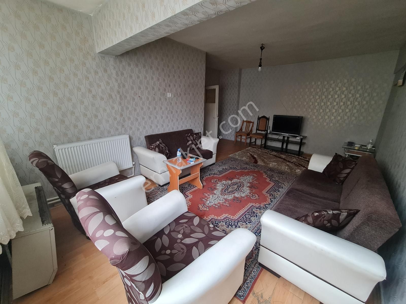 Eşyalı Asansörlü Metroya Çok Yakın Ara Kat 2+1 Kiralık Daire