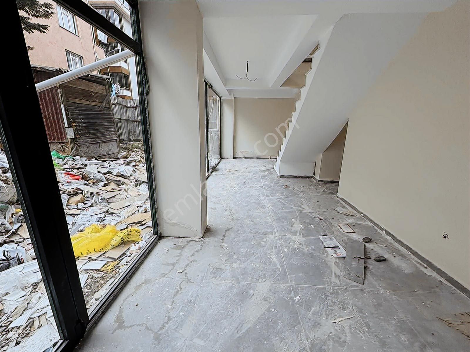 F-l Emlaktan Emaar Avm Libadiye Yakını Caddeüstü Çift Kat Dükkan - Görsel 18