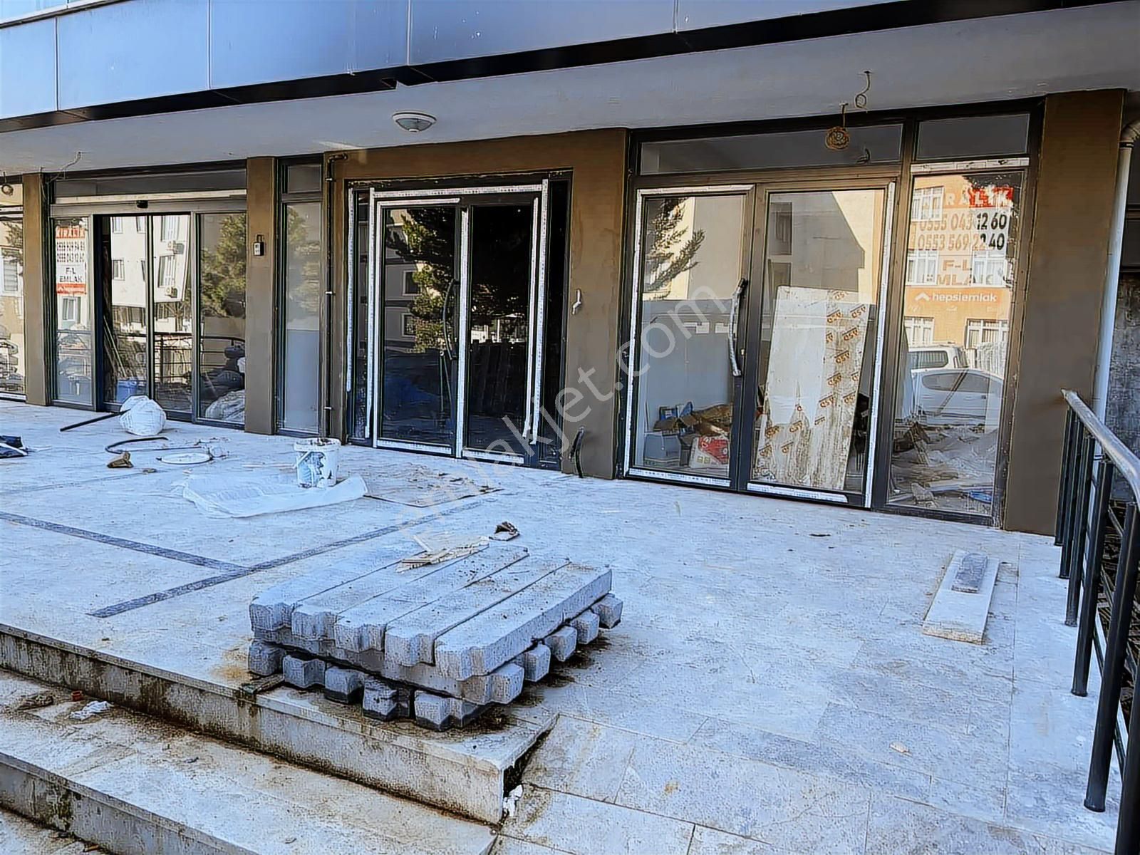 F-l Emlaktan Emaar Avm Libadiye Yakını Caddeüstü Çift Kat Dükkan - Görsel 2