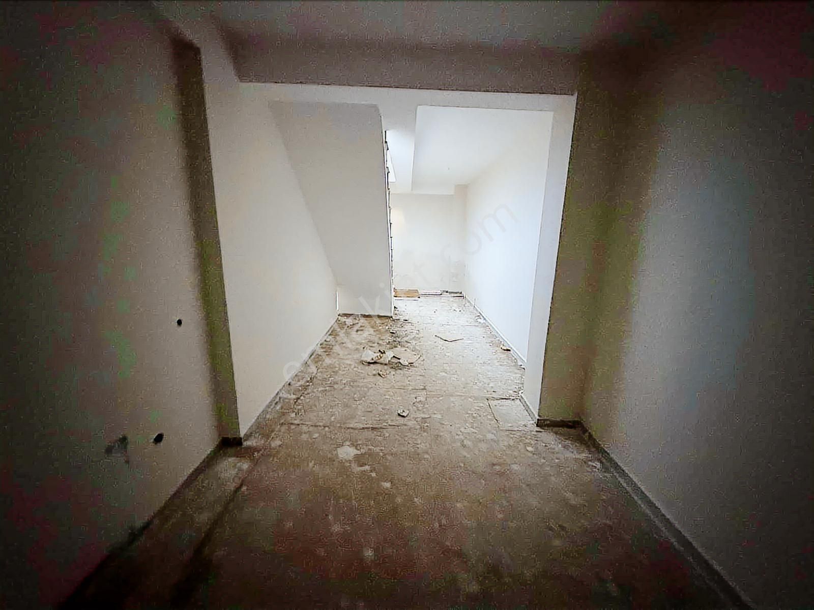 F-l Emlaktan Emaar Avm Libadiye Yakını Caddeüstü Çift Kat Dükkan - Görsel 13