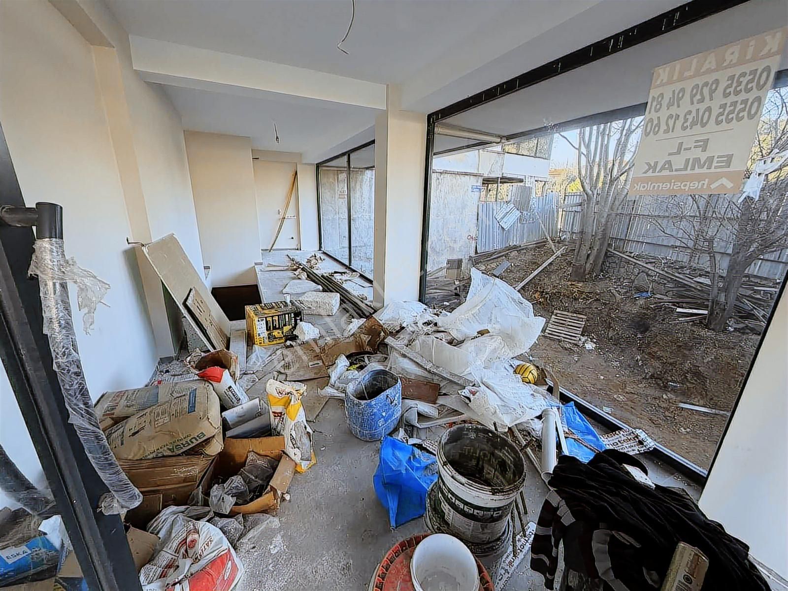 F-l Emlaktan Emaar Avm Libadiye Yakını Caddeüstü Çift Kat Dükkan - Görsel 11