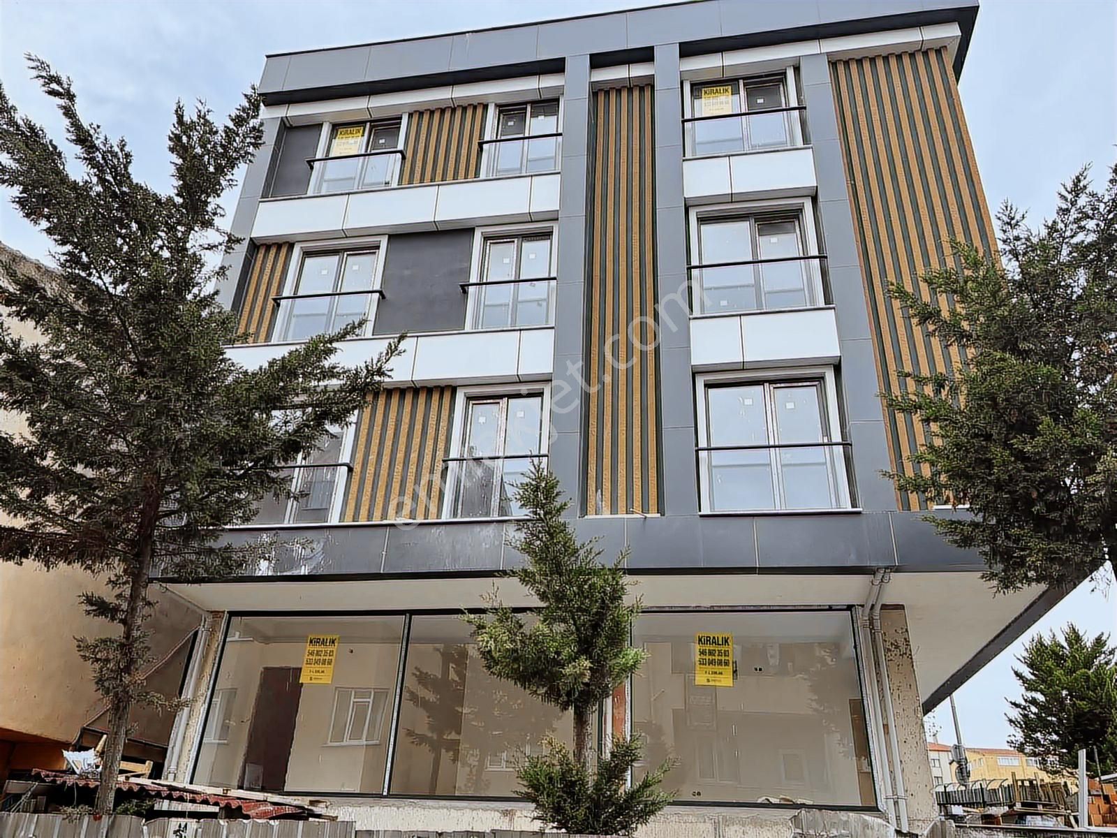 F-l Emlaktan Emaar Avm Libadiye Yakını Caddeüstü Çift Kat Dükkan