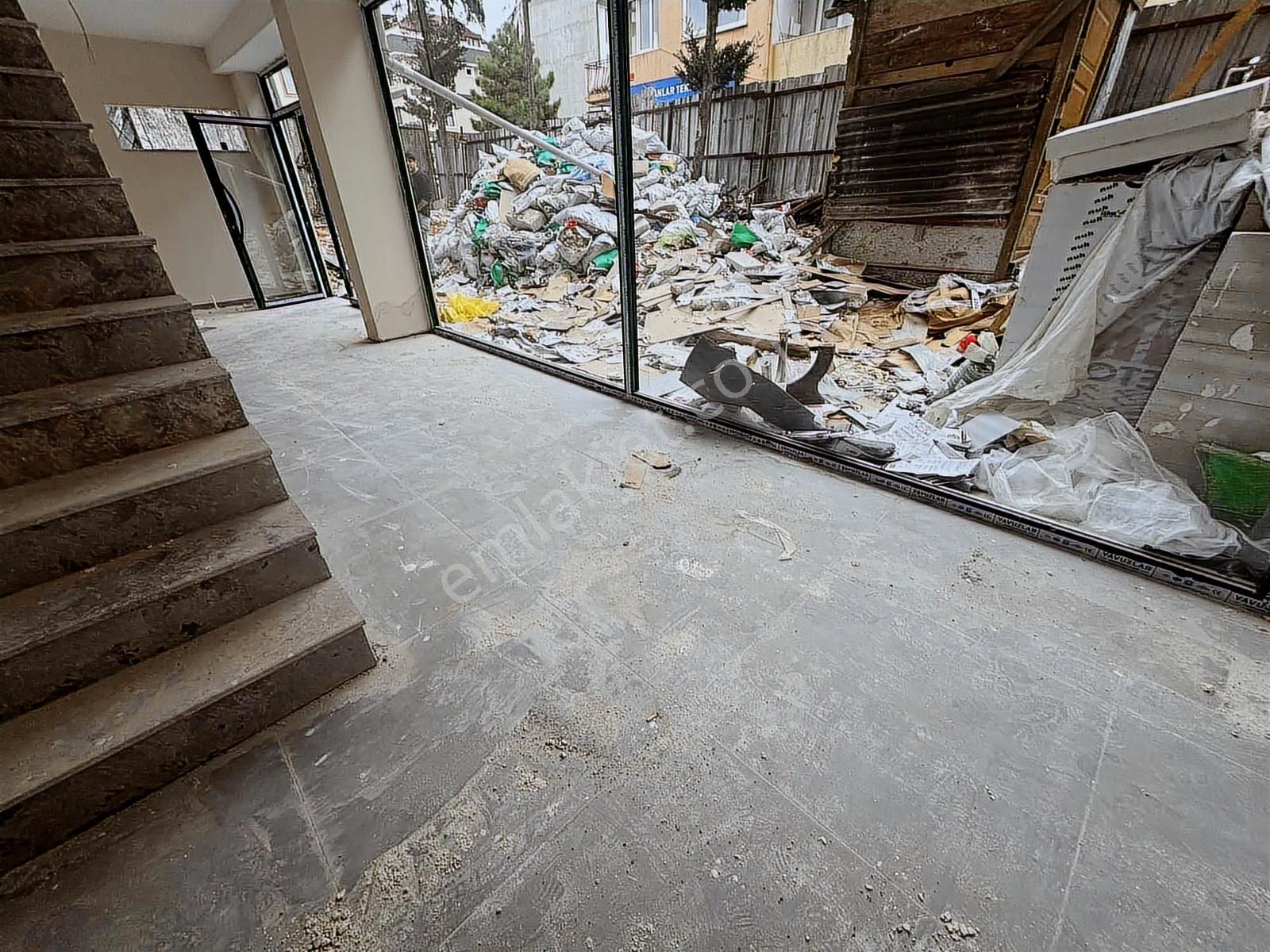 F-l Emlaktan Emaar Avm Libadiye Yakını Caddeüstü Çift Kat Dükkan - Görsel 19