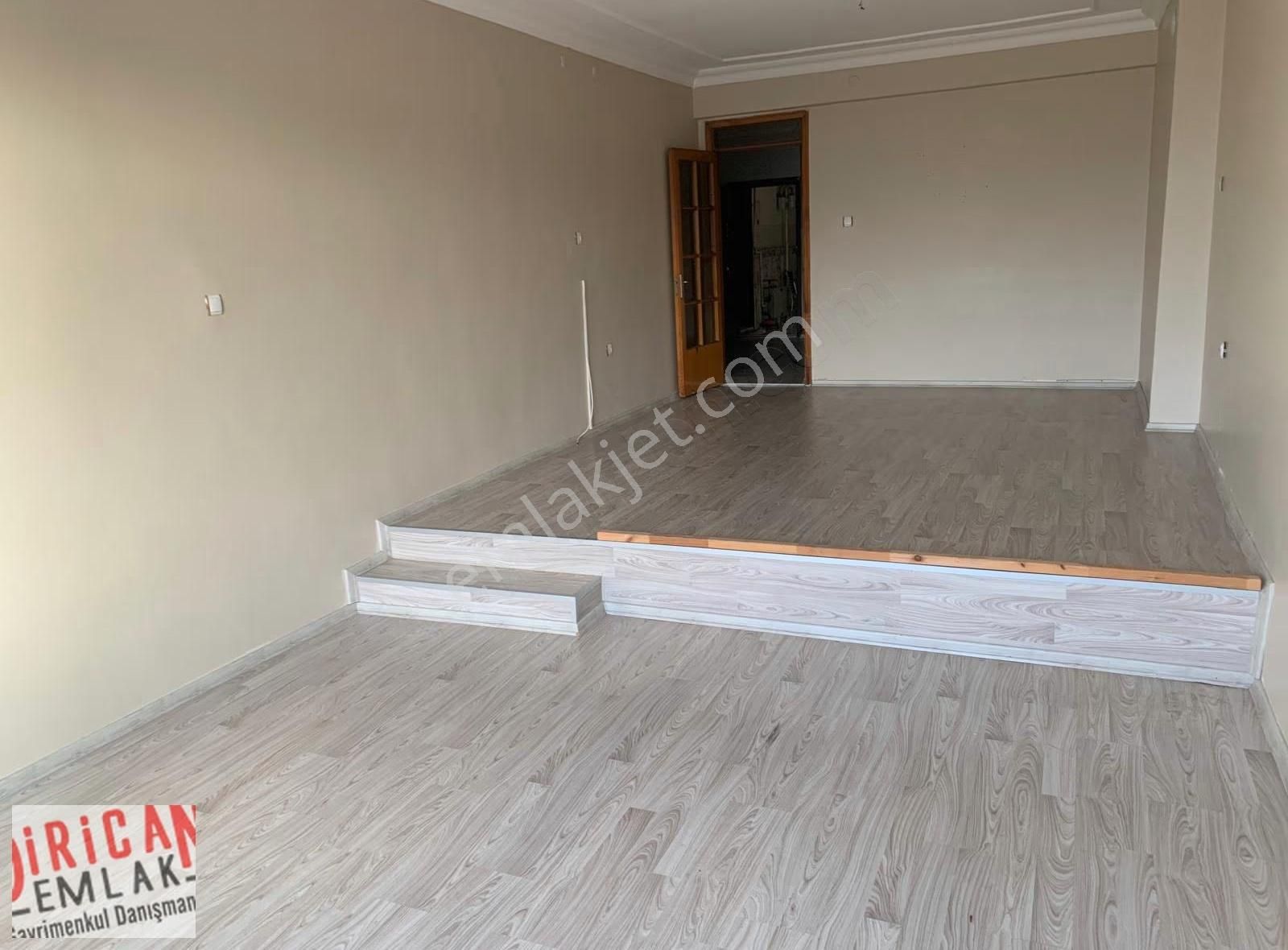 Dirican Konya Nişantaş'ta Cadde Üzeri 3+1 Kiralık Son Kat Daire - Görsel 24