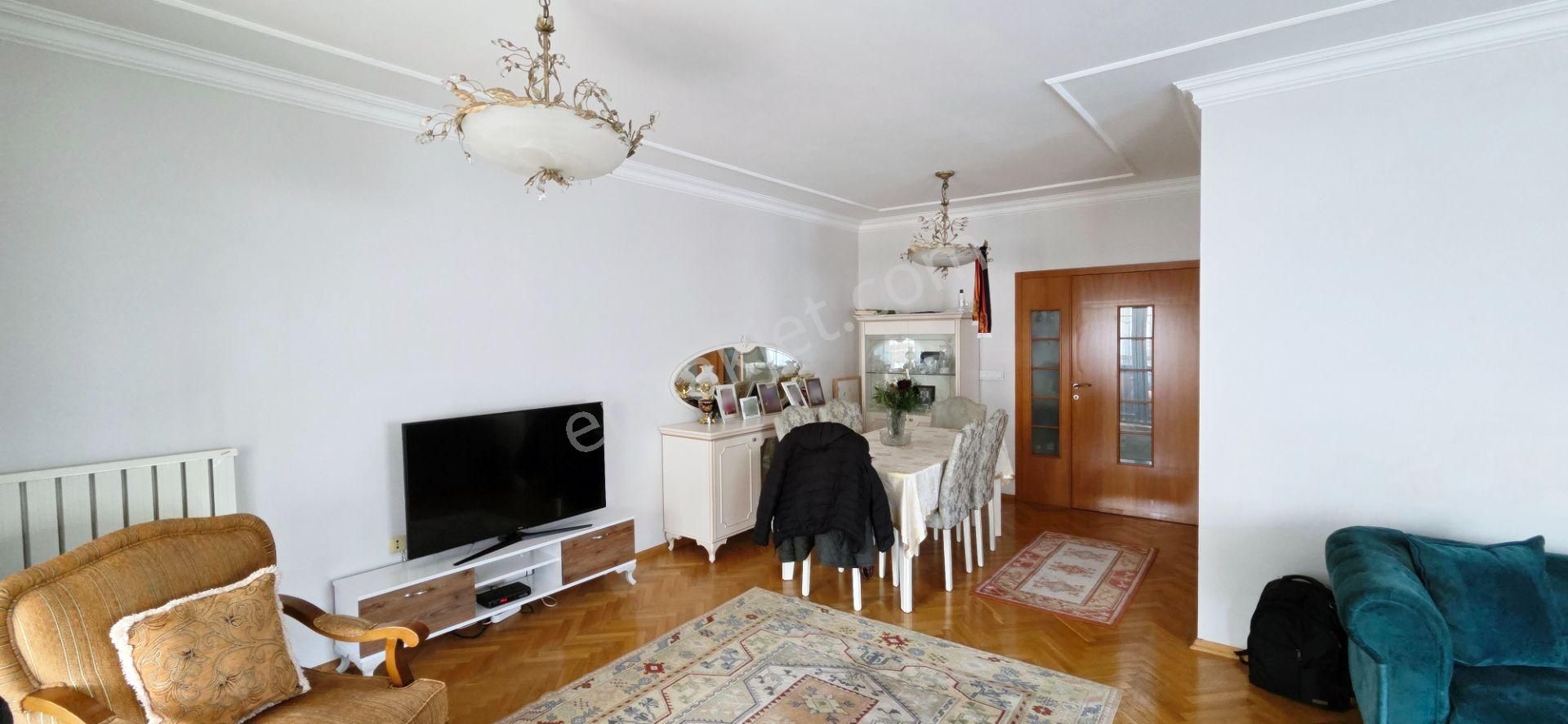 Çankaya Dikmen Harbiye Mh. Güneş Sitesinde 4+1 Daire Fırsatı - Görsel 11