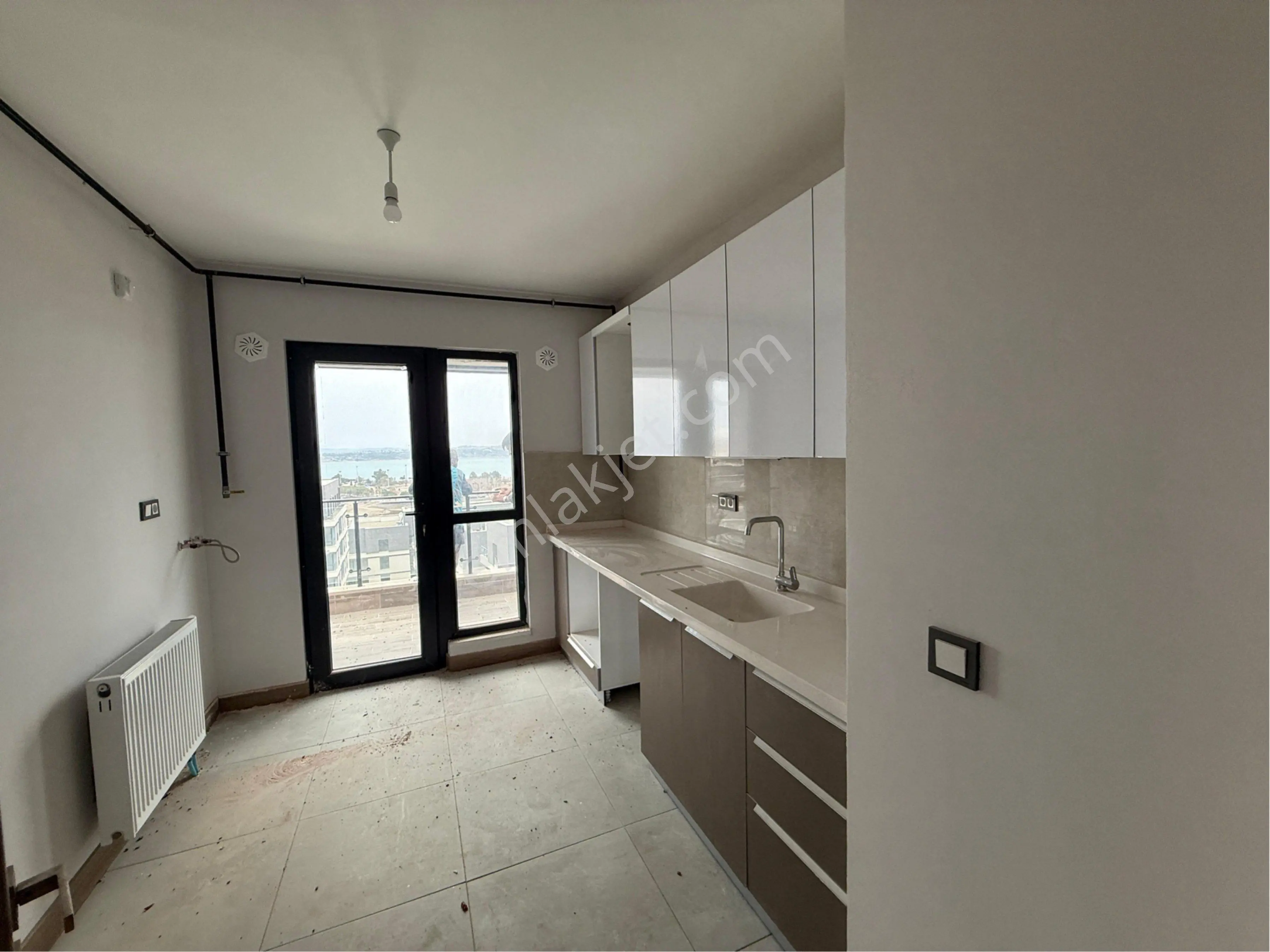 Göl Manzaralı 2+1 Kapalı Mutfak Kiralık Daire - Görsel 3