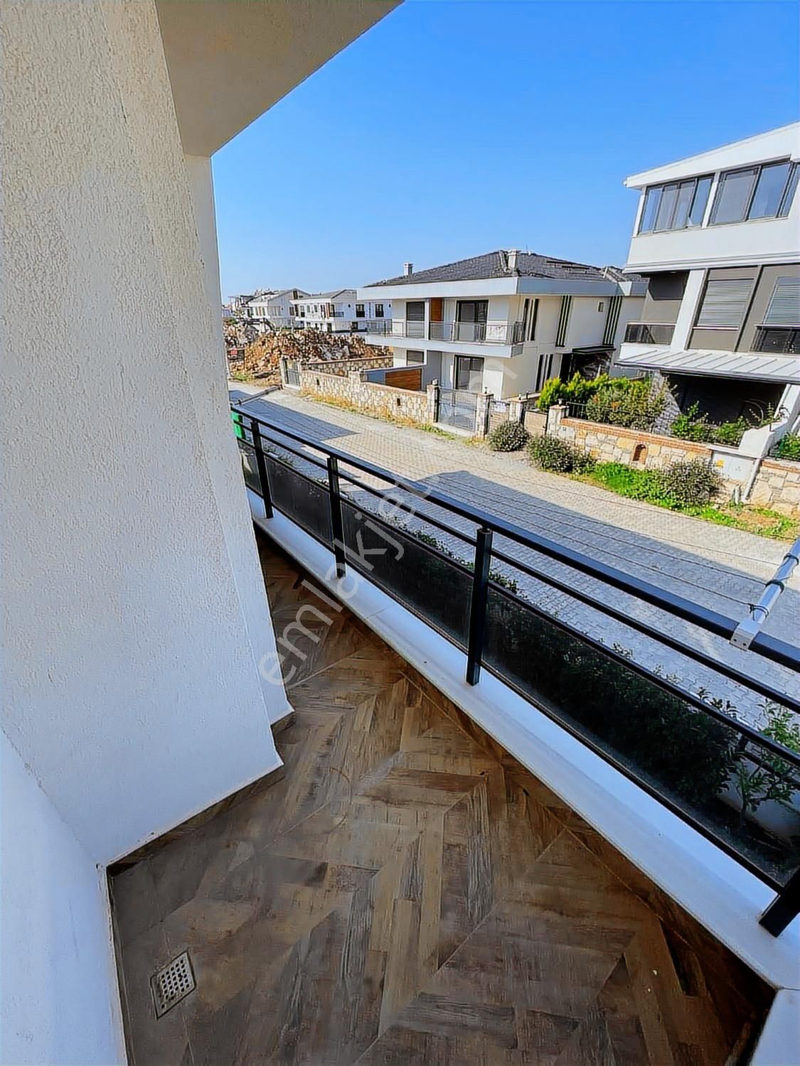 Havuzlu Sıtede Yerden Isıtmalı 3+1 Köşe Vılla - Görsel 19