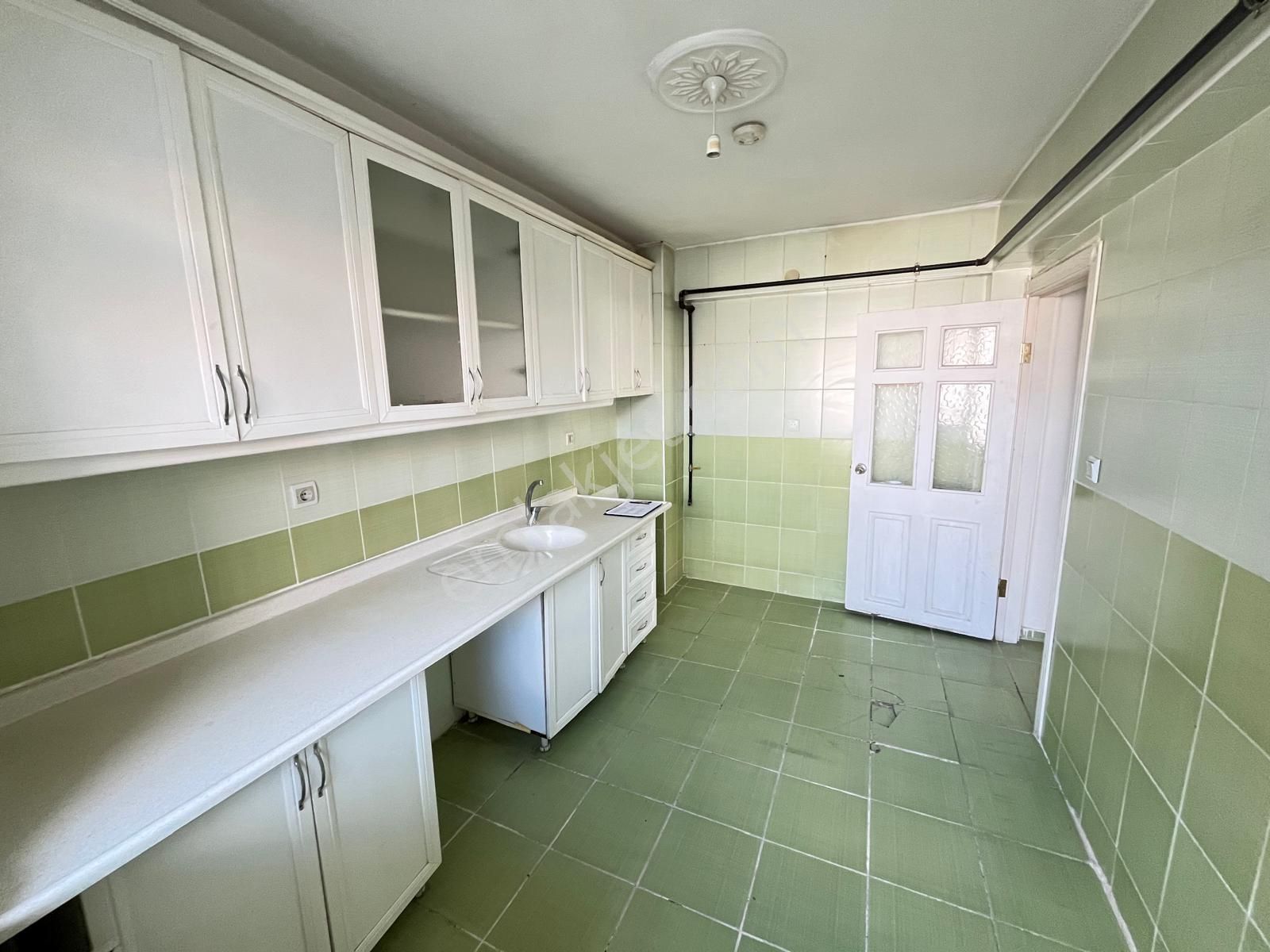 Koza Emlak'tan Topçu Mahalesinde Ara Katta Yapılı Bağımsız 3+1 Kiralık Daireee - Görsel 7