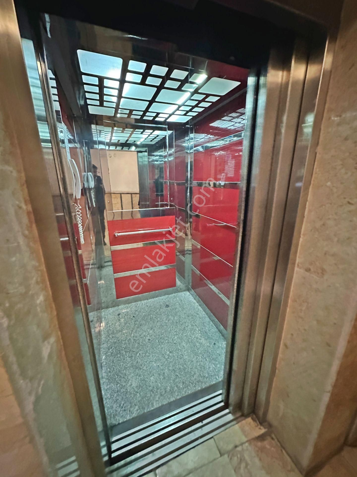 Misket Mahallesinde Katta Ebeveyn Banyolu Yapılı 3+1 Satılık Daire - Görsel 24