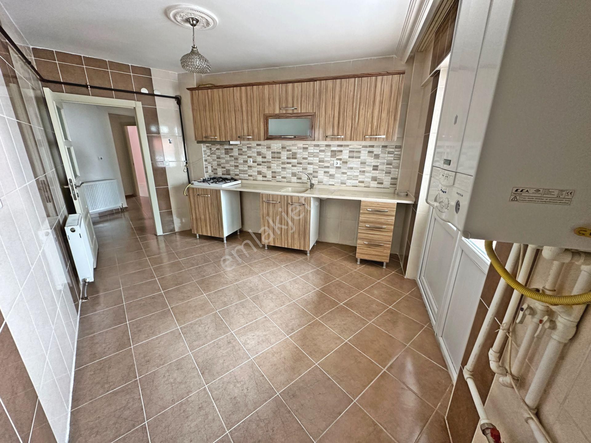 Misket Mahallesinde Katta Ebeveyn Banyolu Yapılı 3+1 Satılık Daire - Görsel 9