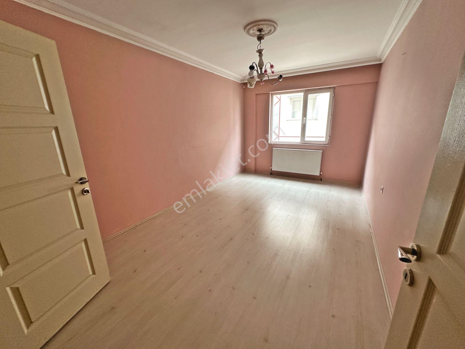 Misket Mahallesinde Katta Ebeveyn Banyolu Yapılı 3+1 Satılık Daire - Görsel 14