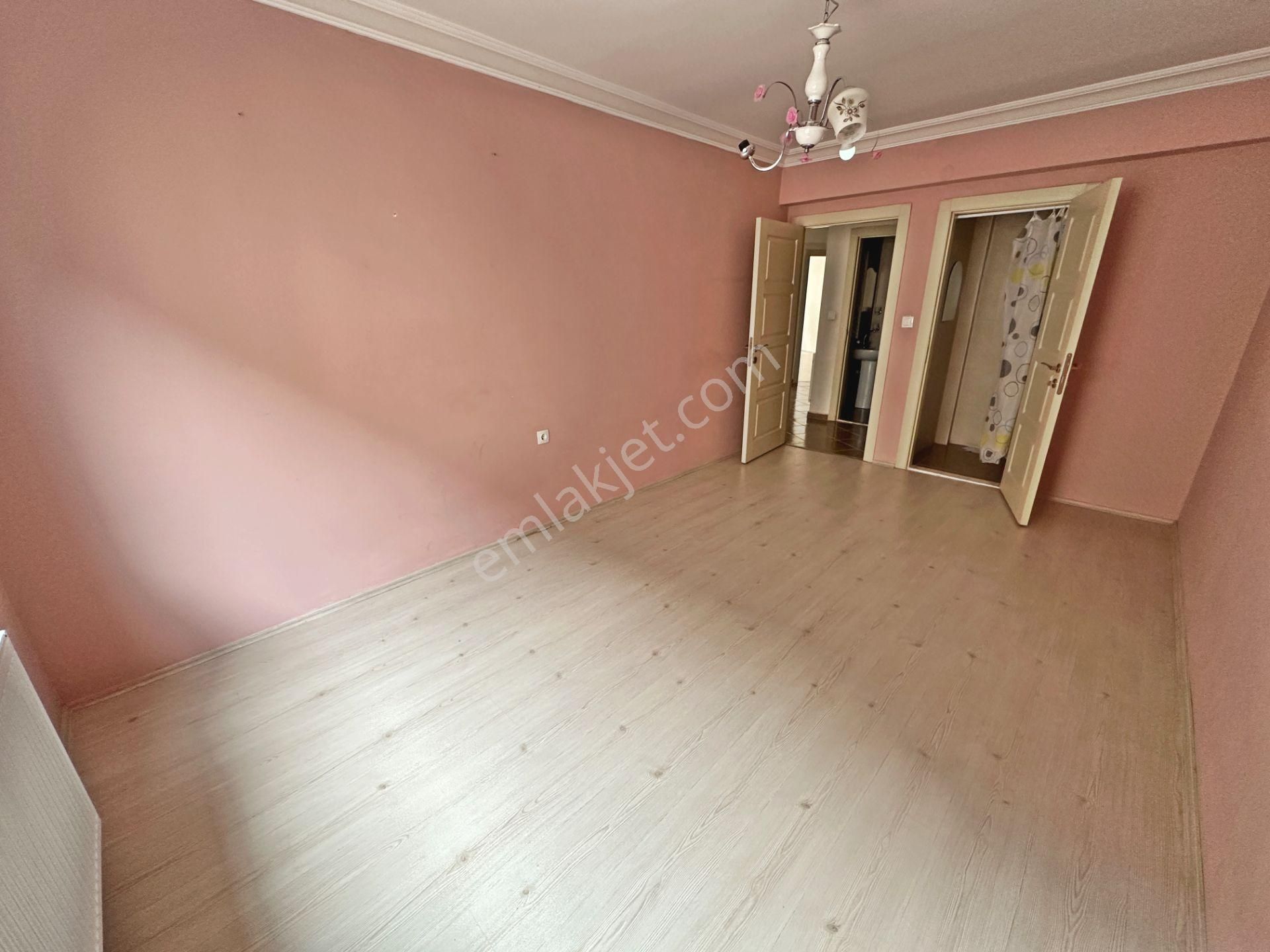 Misket Mahallesinde Katta Ebeveyn Banyolu Yapılı 3+1 Satılık Daire - Görsel 15