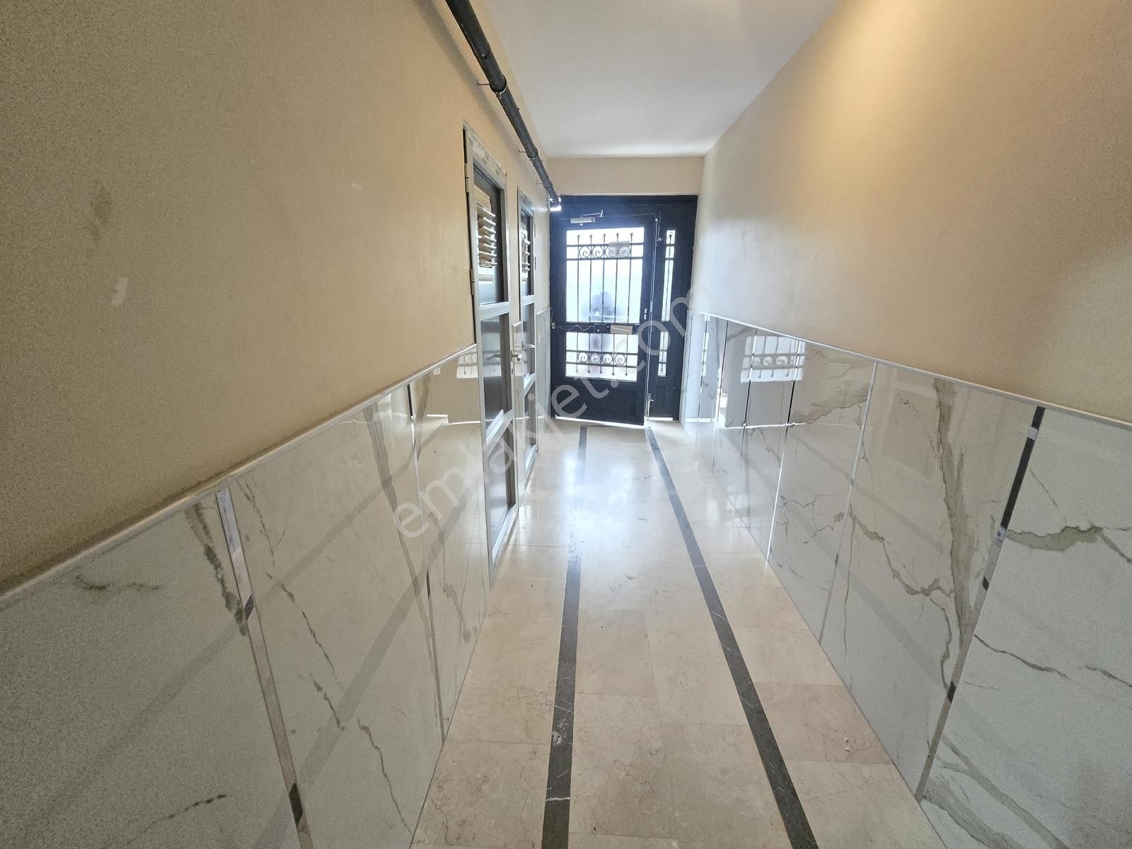 Barış Mah, Harika Konumda Giriş Kat 2+1 Satılık Daire - Görsel 4