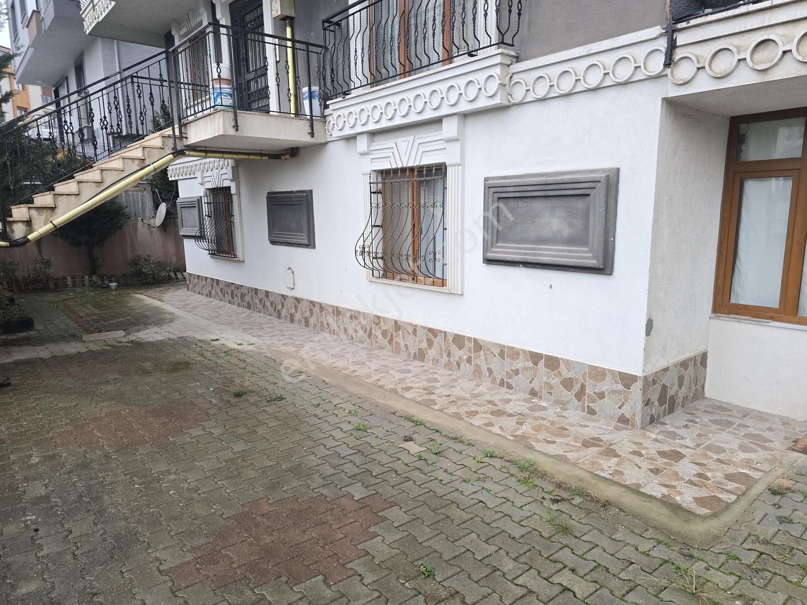 Barış Mah, Harika Konumda Giriş Kat 2+1 Satılık Daire - Görsel 2