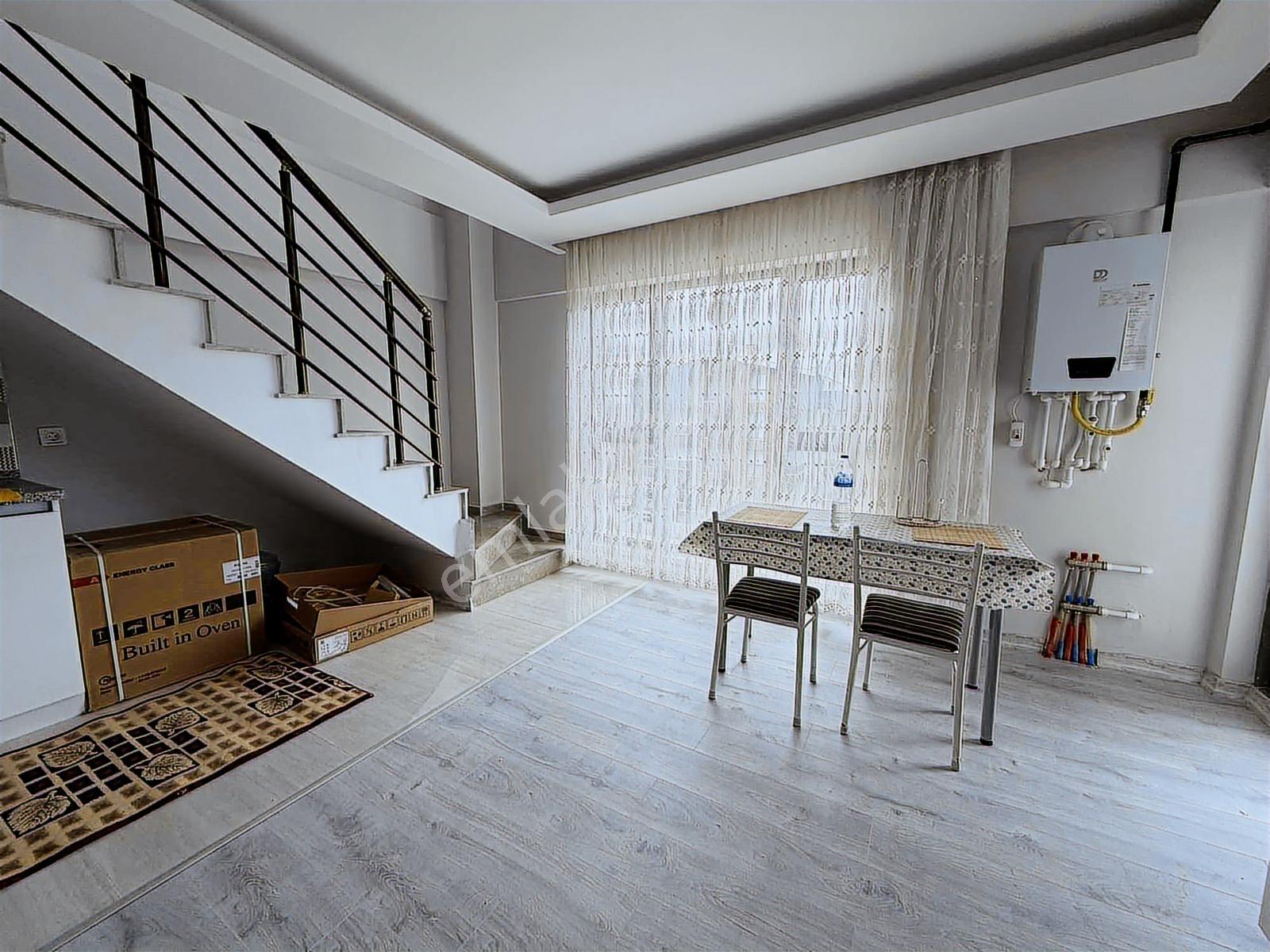 Alaçatı'dan/2.katta/full Eşyalı/geniş Balkonlu/oturuma Hazır 2+1 - Görsel 11