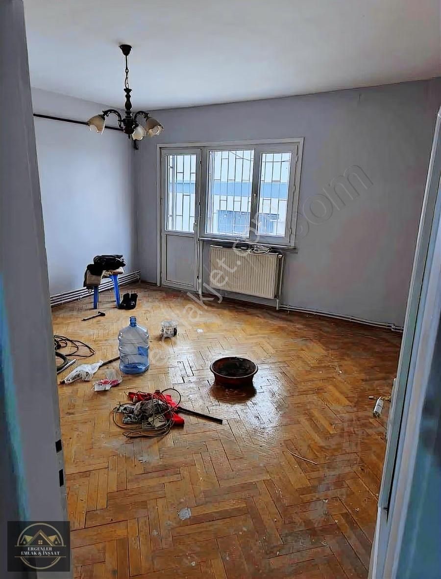 Ergenler Emlak'dan Bağcılar Kirazlı Mahallesin'de 2+1 Daire