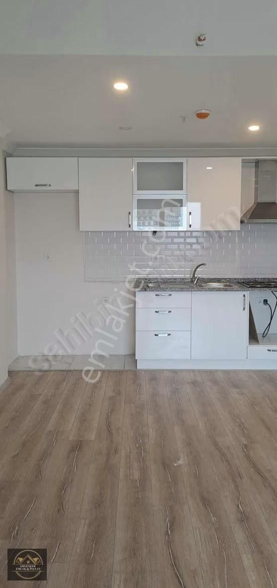 Ergenler Emlak'dan Hayat Park1 'de Geniş 1+1 - Görsel 2