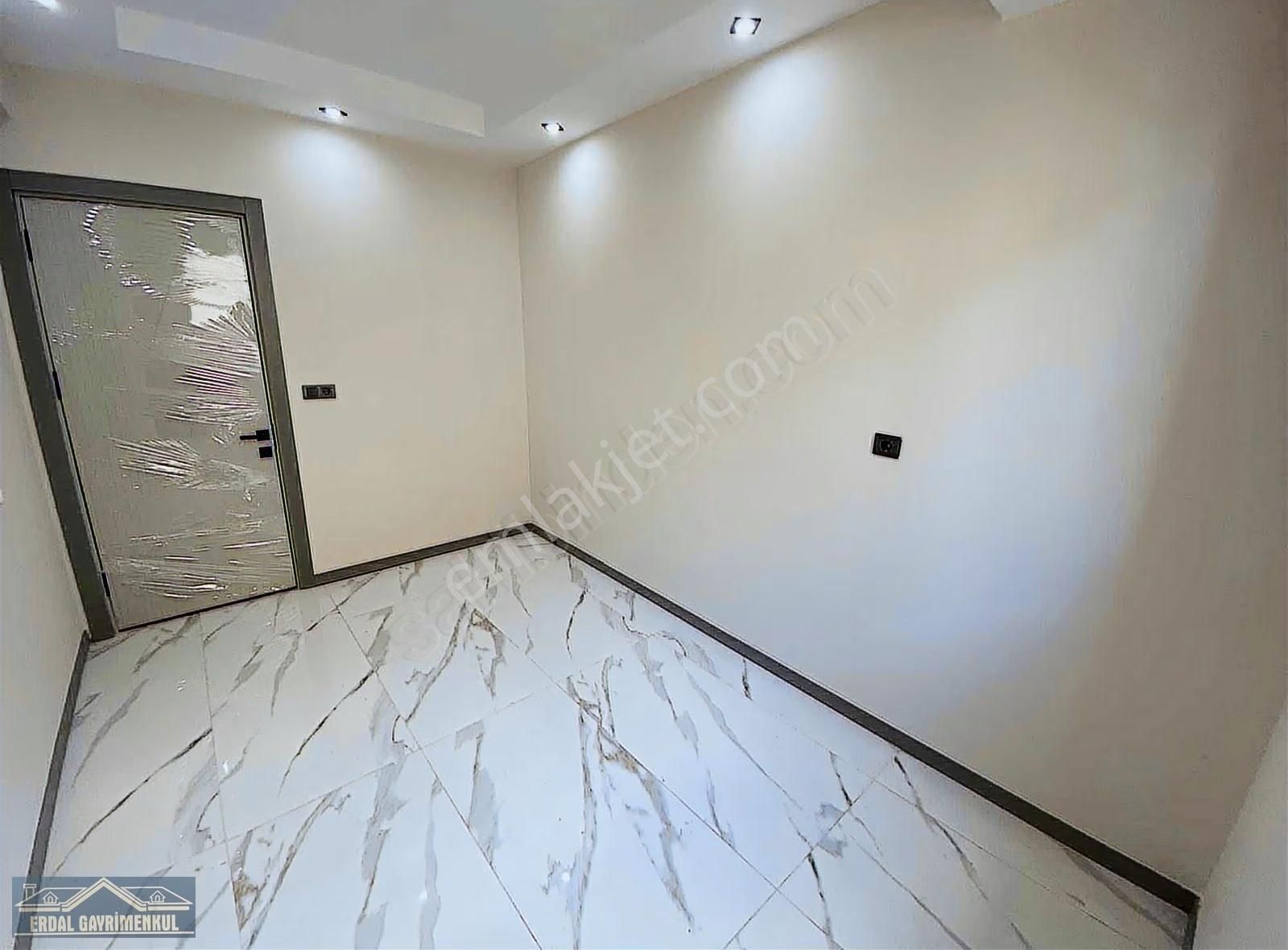 Fatih Te Satılık Sıfır Asansörlü Fırsat Daire - Görsel 13