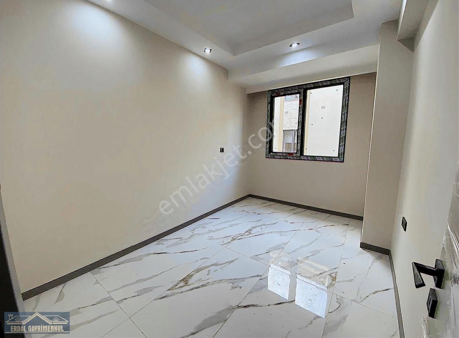 Fatih Te Satılık Sıfır Asansörlü Fırsat Daire - Görsel 14