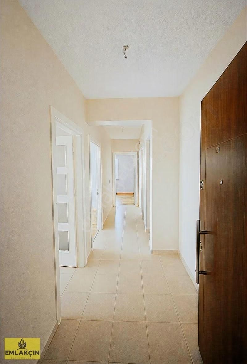 15. Bölge Metronun Dibinde 2+1 85 M² Kapalı Mutfak Satılık Daire