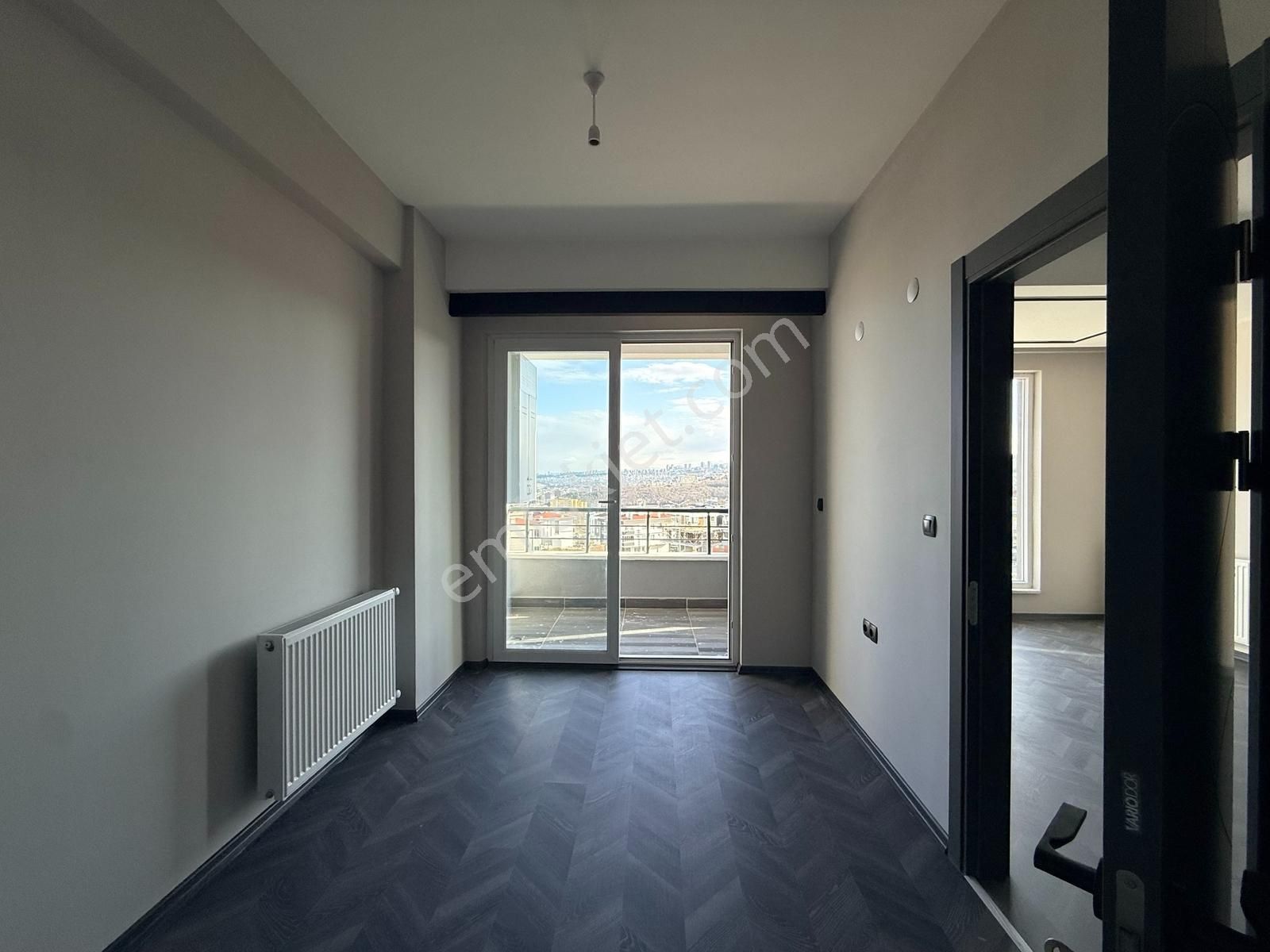 Körfez'de Havuzlu Sitede Deniz Manzaralı Geniş 1+1 Daire - Görsel 9