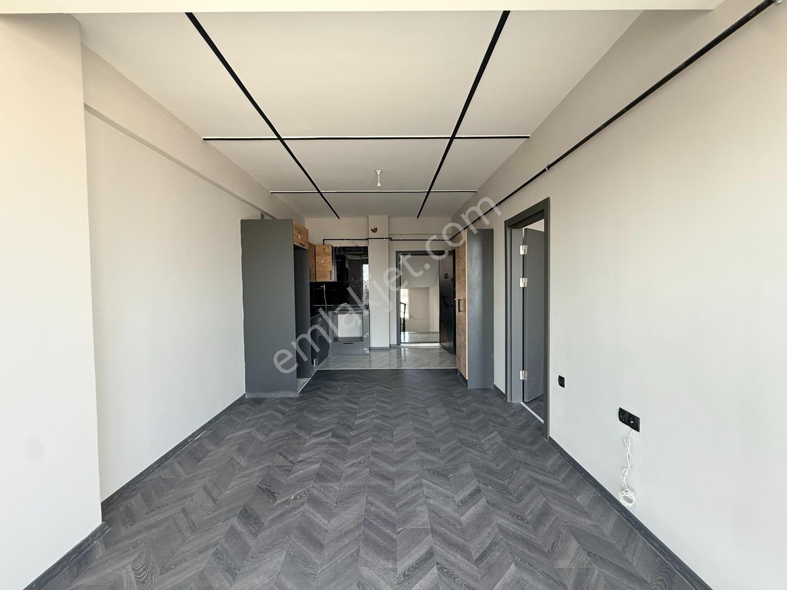 Körfez'de Havuzlu Sitede Deniz Manzaralı Geniş 1+1 Daire - Görsel 20