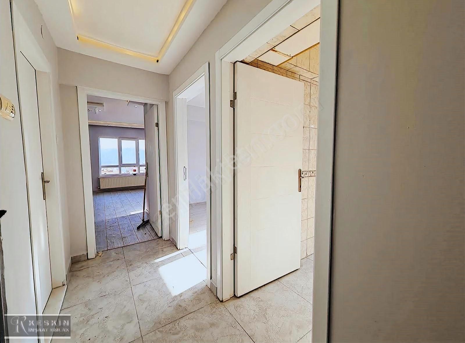 Çaldıran Mah 3.kat Full Yapılı 3+1 Cadde Üzeri Satılık Daire - Görsel 15