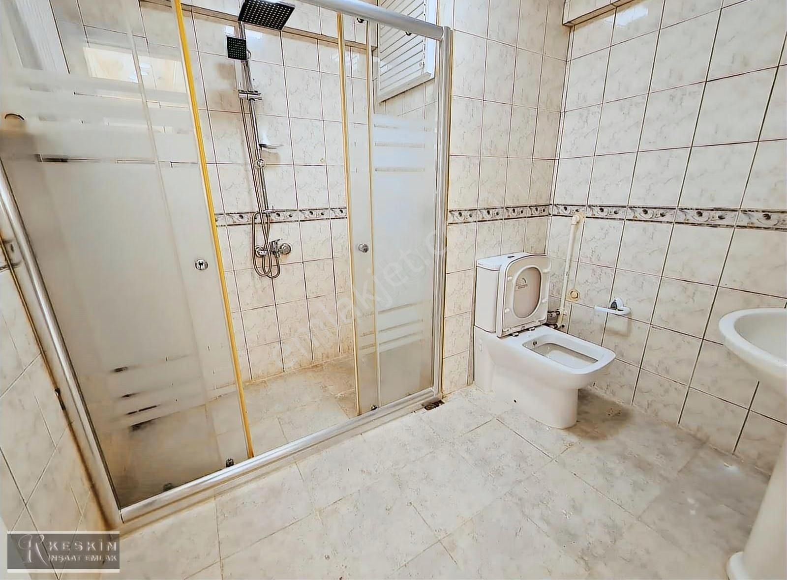 Çaldıran Mah 3.kat Full Yapılı 3+1 Cadde Üzeri Satılık Daire - Görsel 3