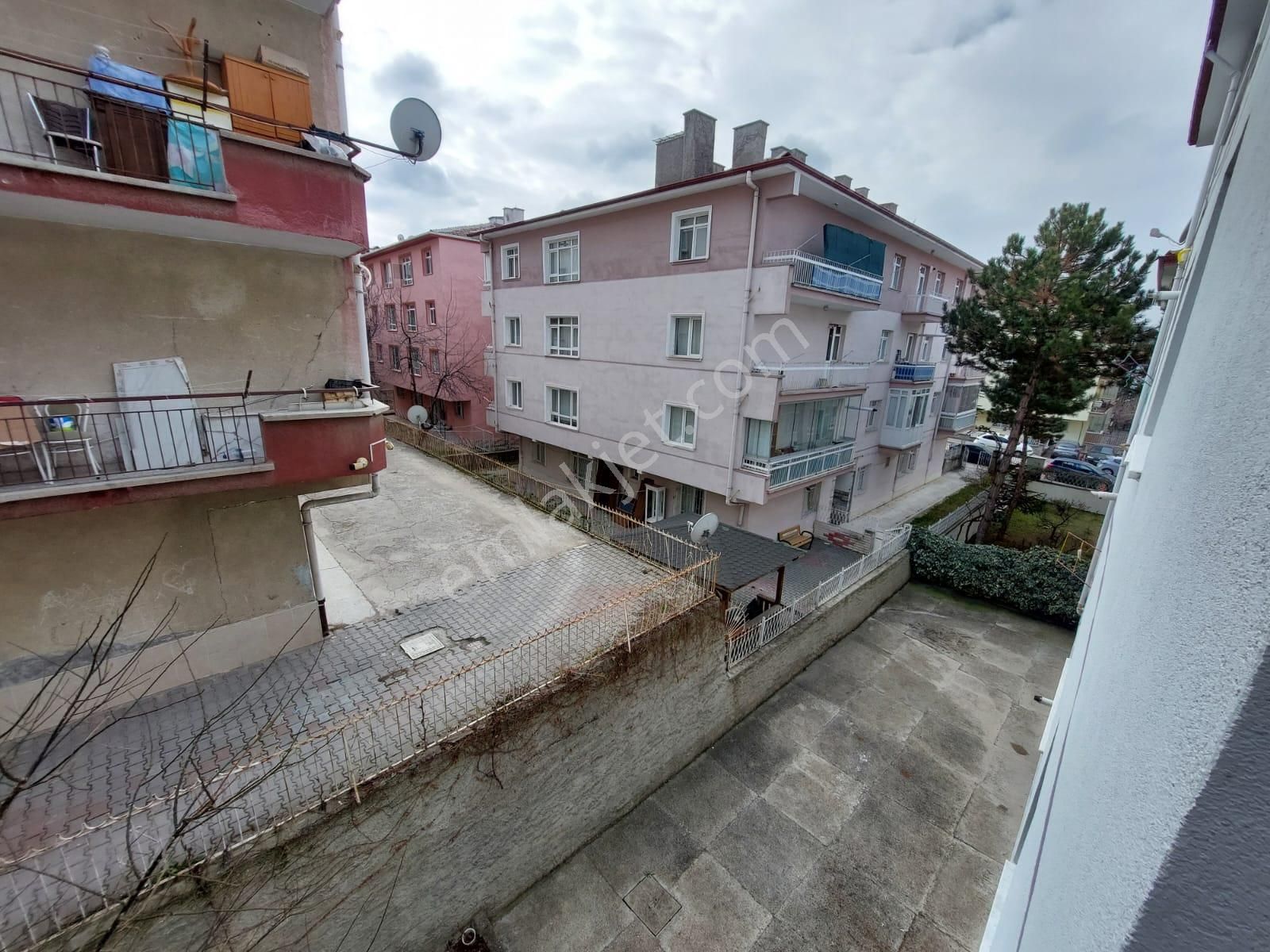 Göraldan 3+1 Arakat Sokullu Caddesi Yanı Çetin Emeç Yakını - Görsel 15