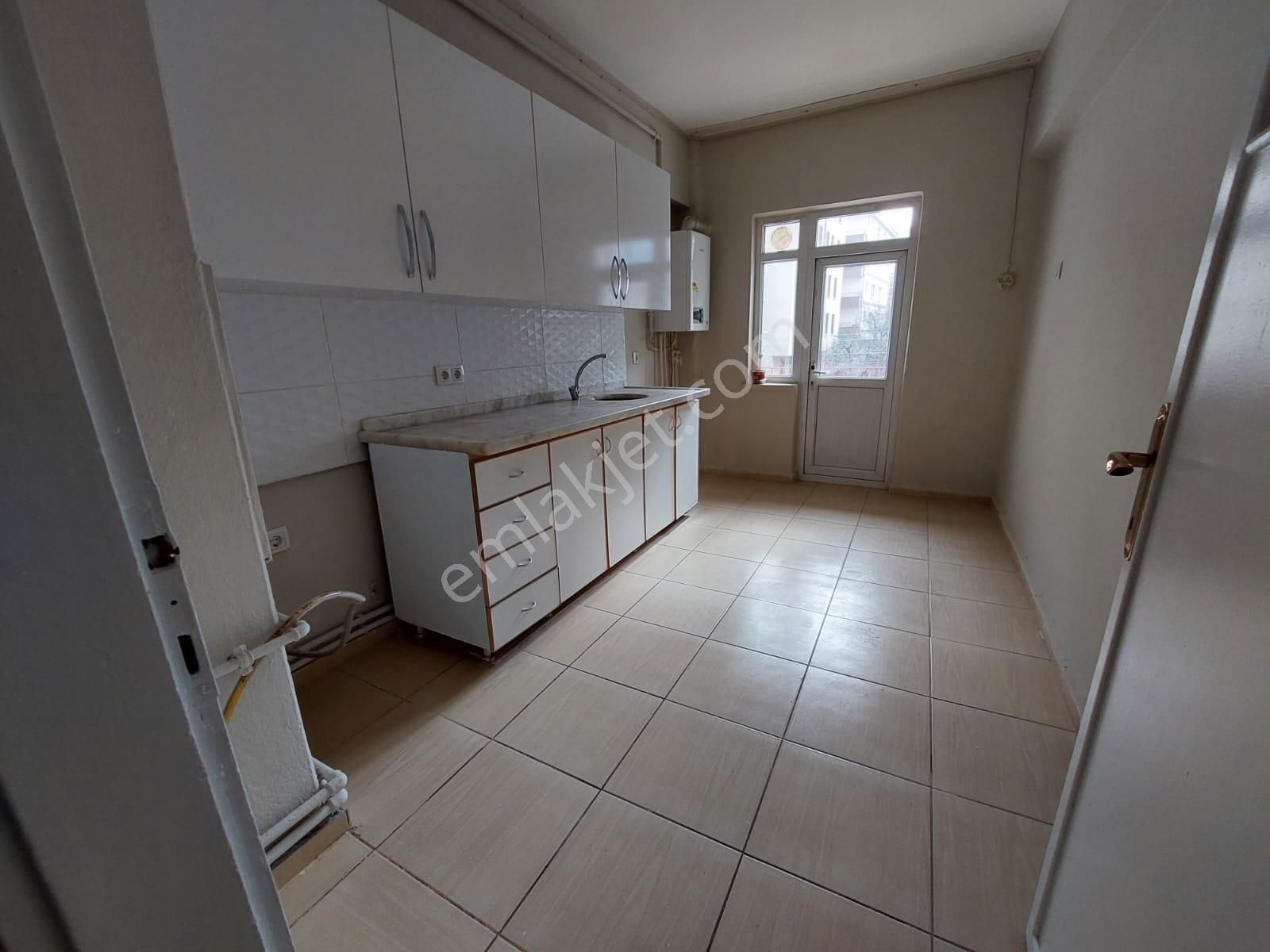 Göraldan 3+1 Arakat Sokullu Caddesi Yanı Çetin Emeç Yakını - Görsel 17