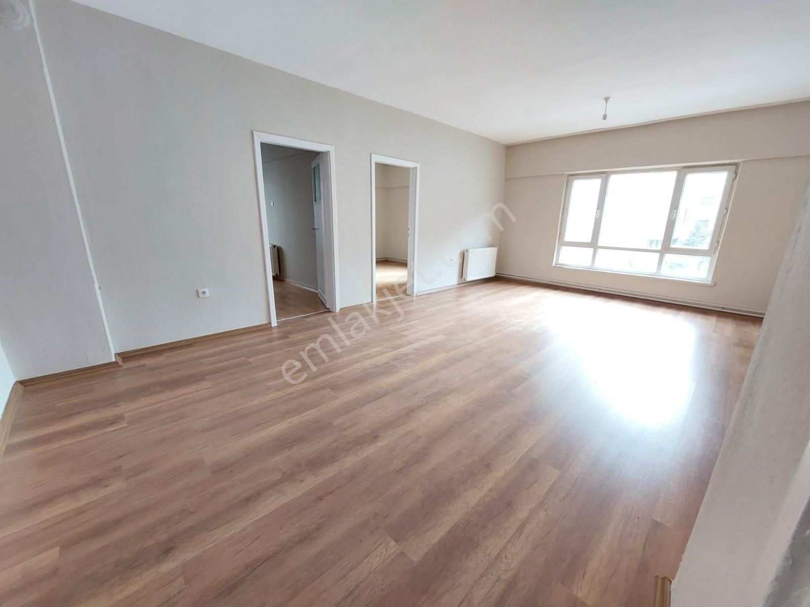 Göraldan 3+1 Arakat Sokullu Caddesi Yanı Çetin Emeç Yakını - Görsel 23