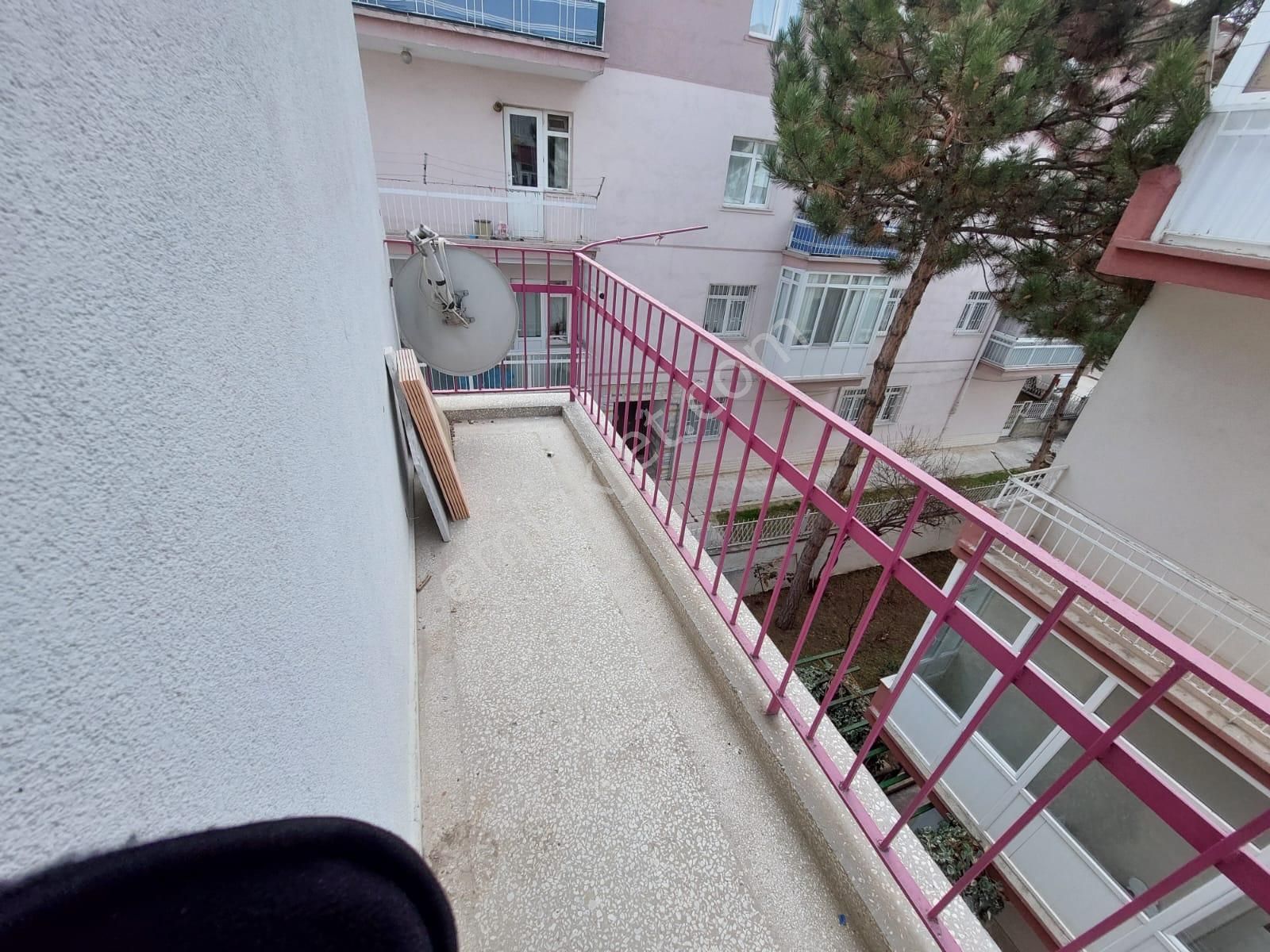 Göraldan 3+1 Arakat Sokullu Caddesi Yanı Çetin Emeç Yakını - Görsel 14