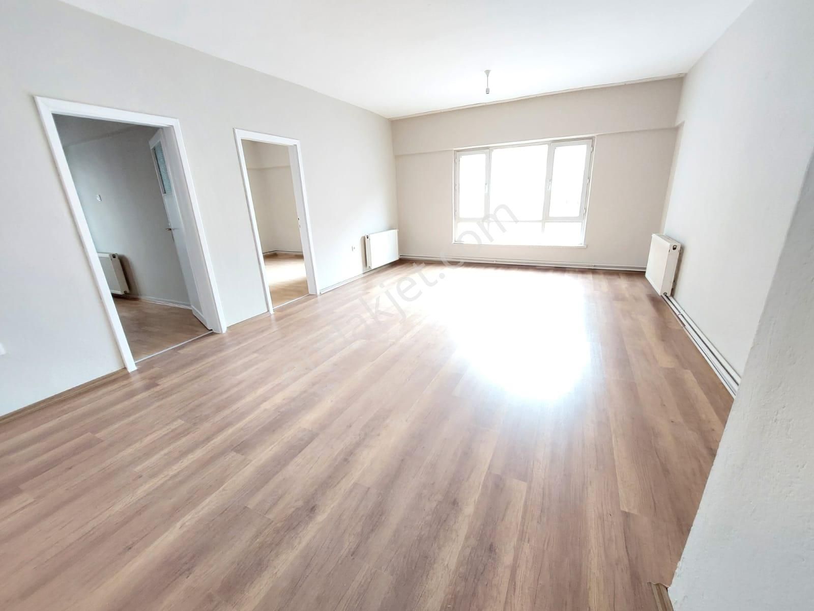 Göraldan 3+1 Arakat Sokullu Caddesi Yanı Çetin Emeç Yakını - Görsel 3