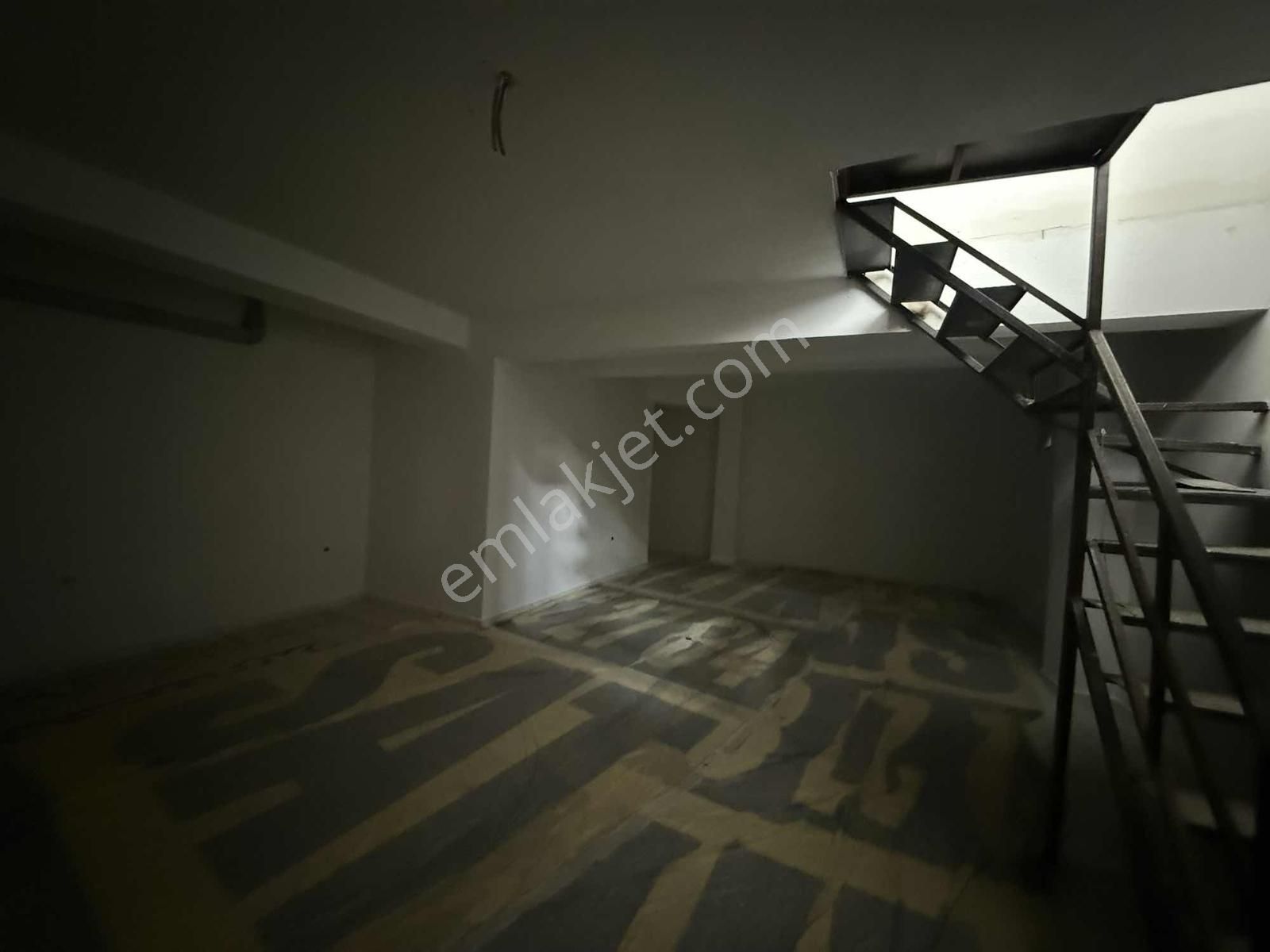 Cennet Mah.hürriyet Cad.paralel Bodrumlu Dükkan - Görsel 14