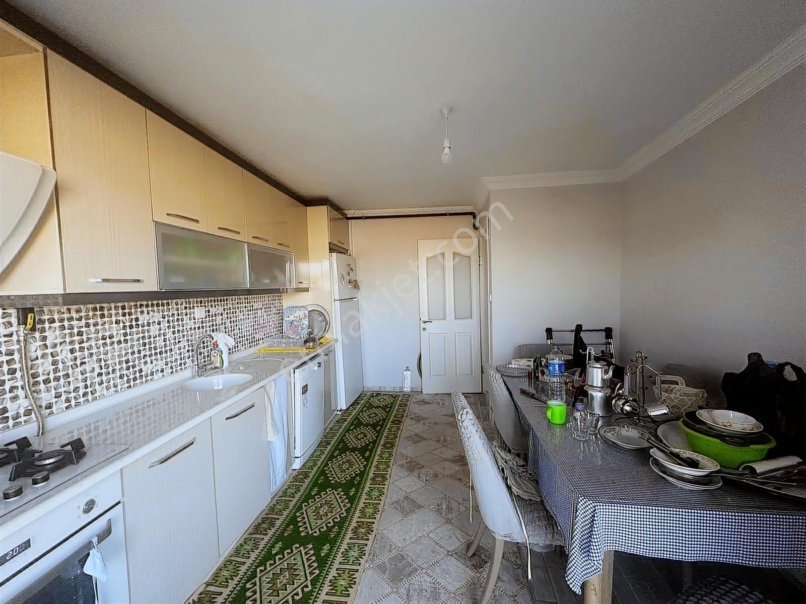 Günaltay Da Cadde Üstünde 4 Katlı Satılık Bina - Görsel 2