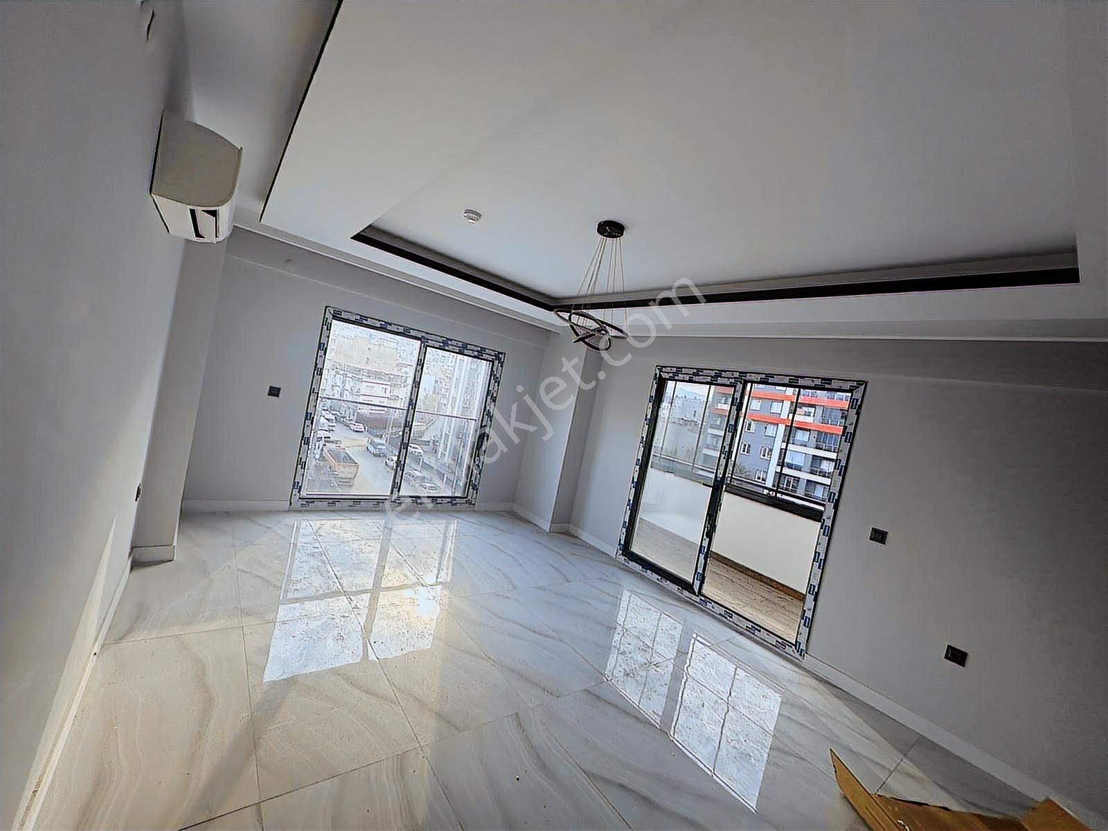 Havuzlu Site İçerisinde Akıllı Ev Sistemli 3+1 Daireler