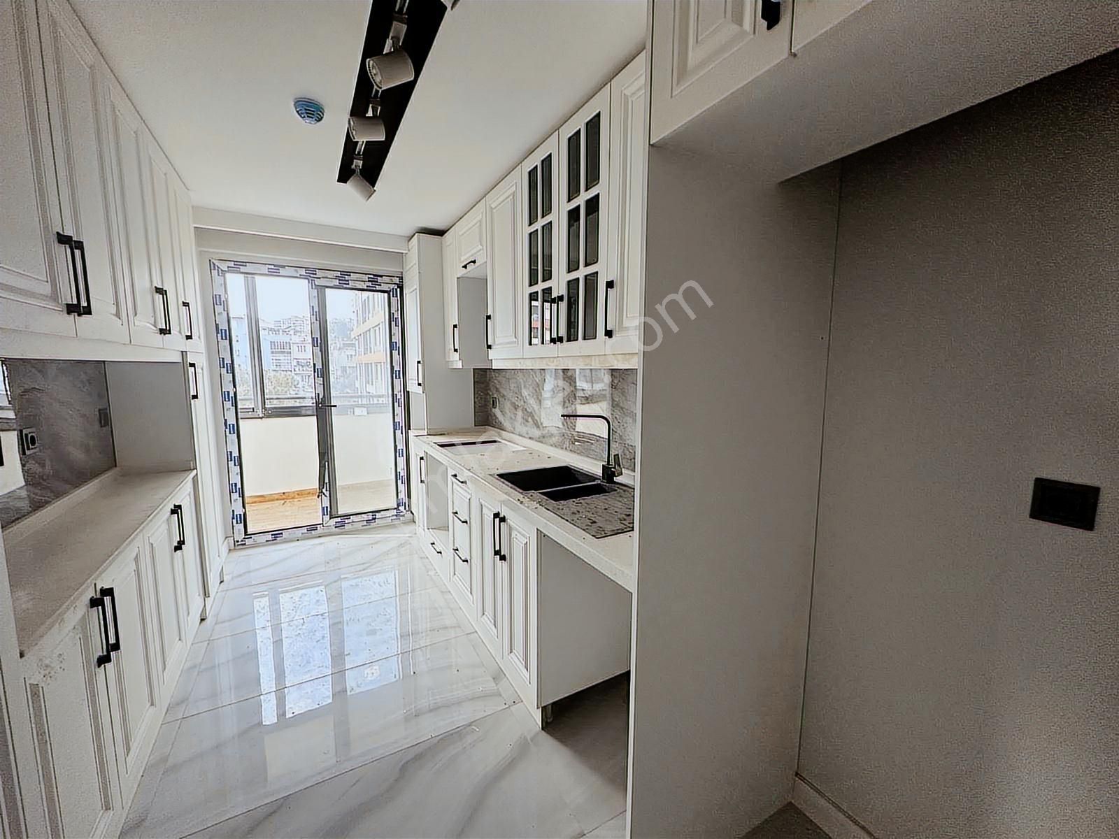 Havuzlu Site İçerisinde Akıllı Ev Sistemli 3+1 Daireler - Görsel 11