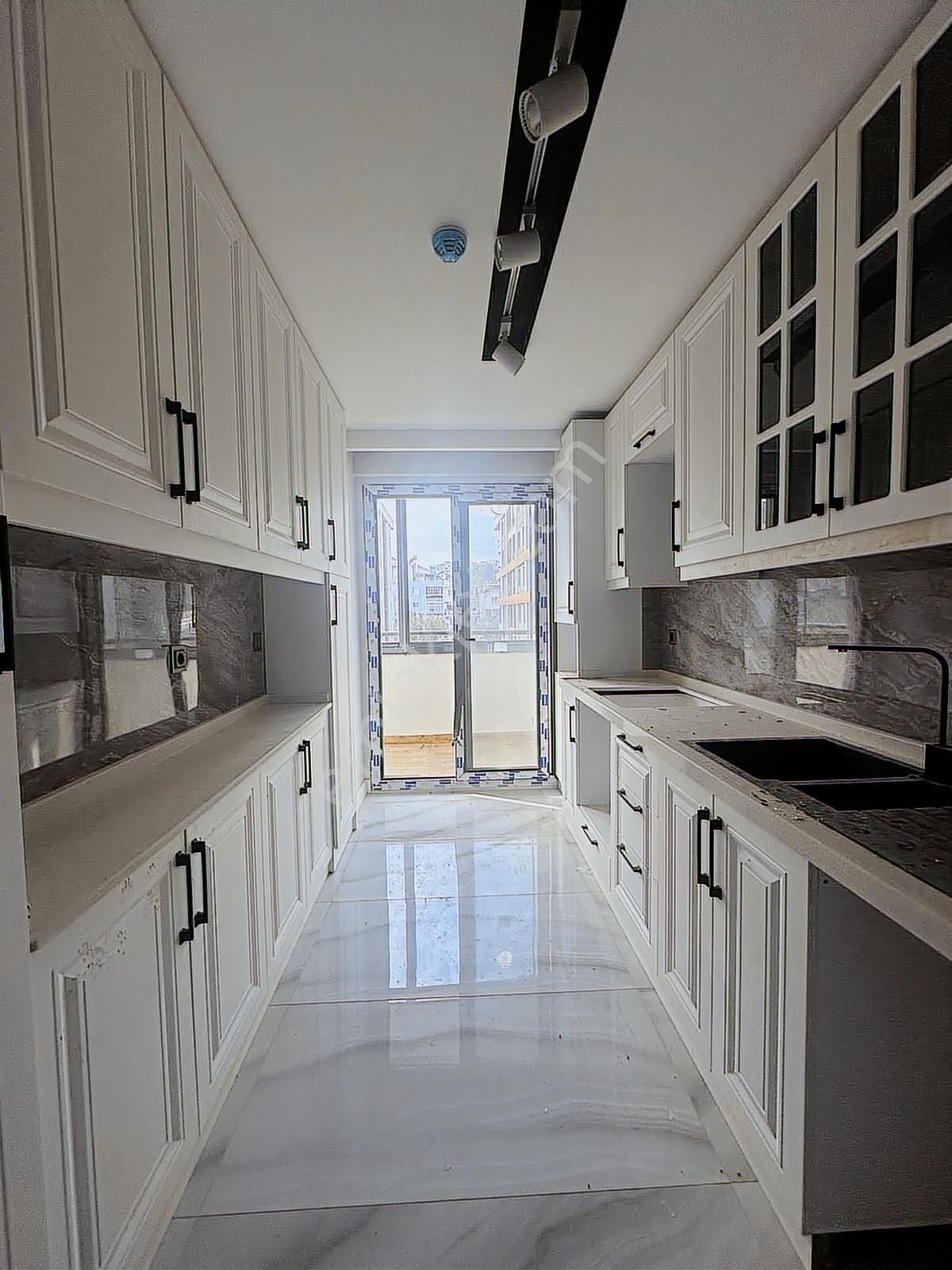 Havuzlu Site İçerisinde Akıllı Ev Sistemli 3+1 Daireler - Görsel 3